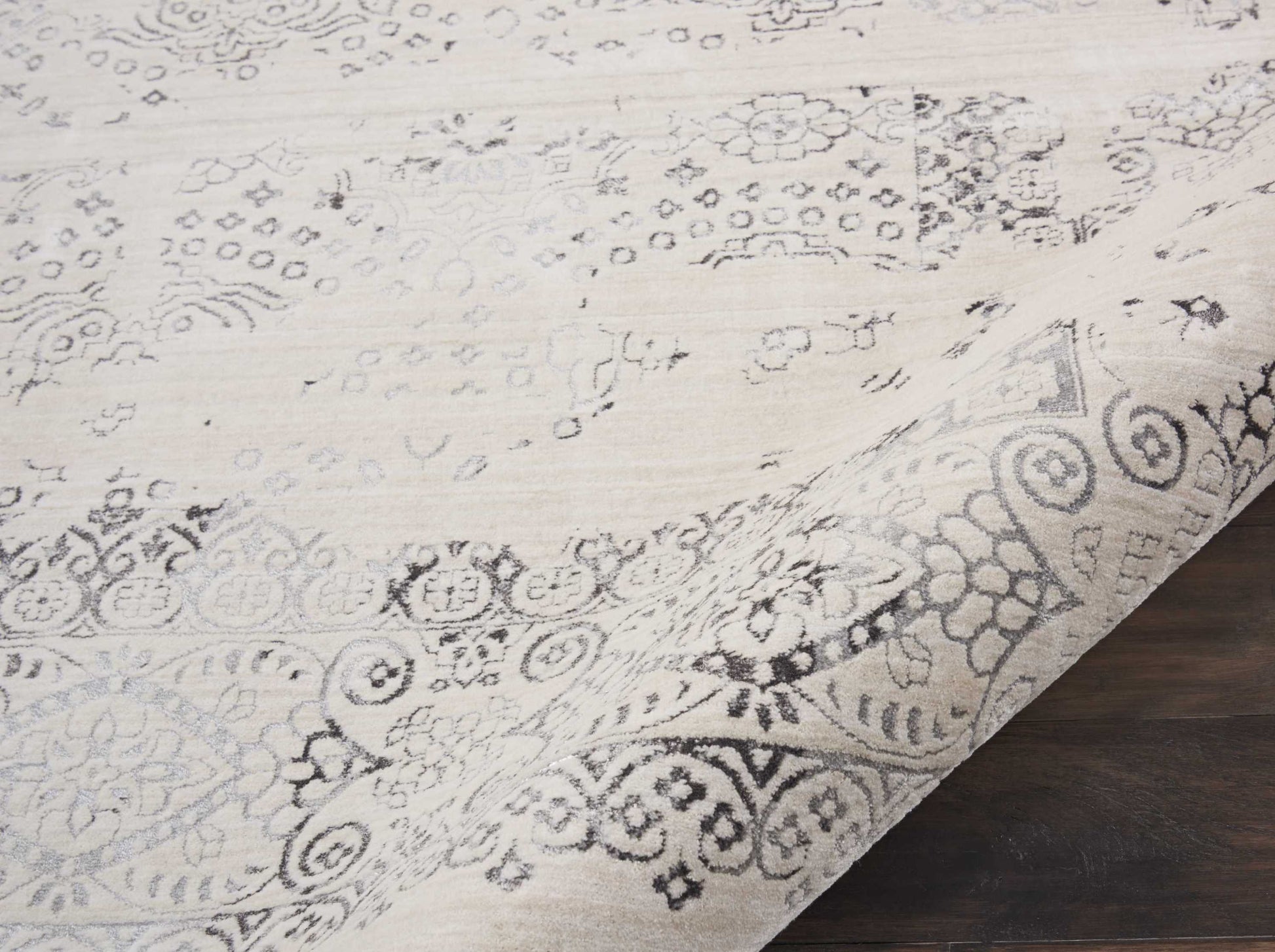 Nourison Home Silver Screen  Ivory Grey  Transitional