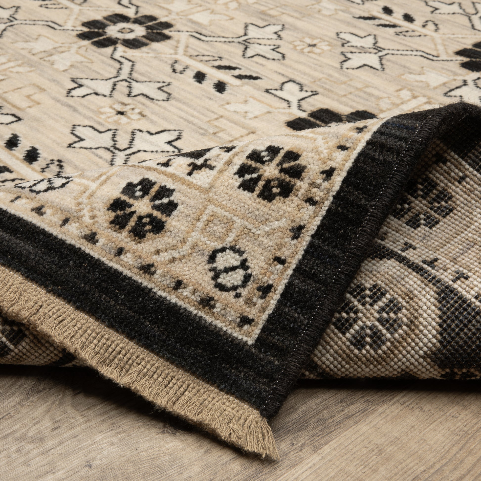 Oriental Weavers Acacia  Beige Black Traditional