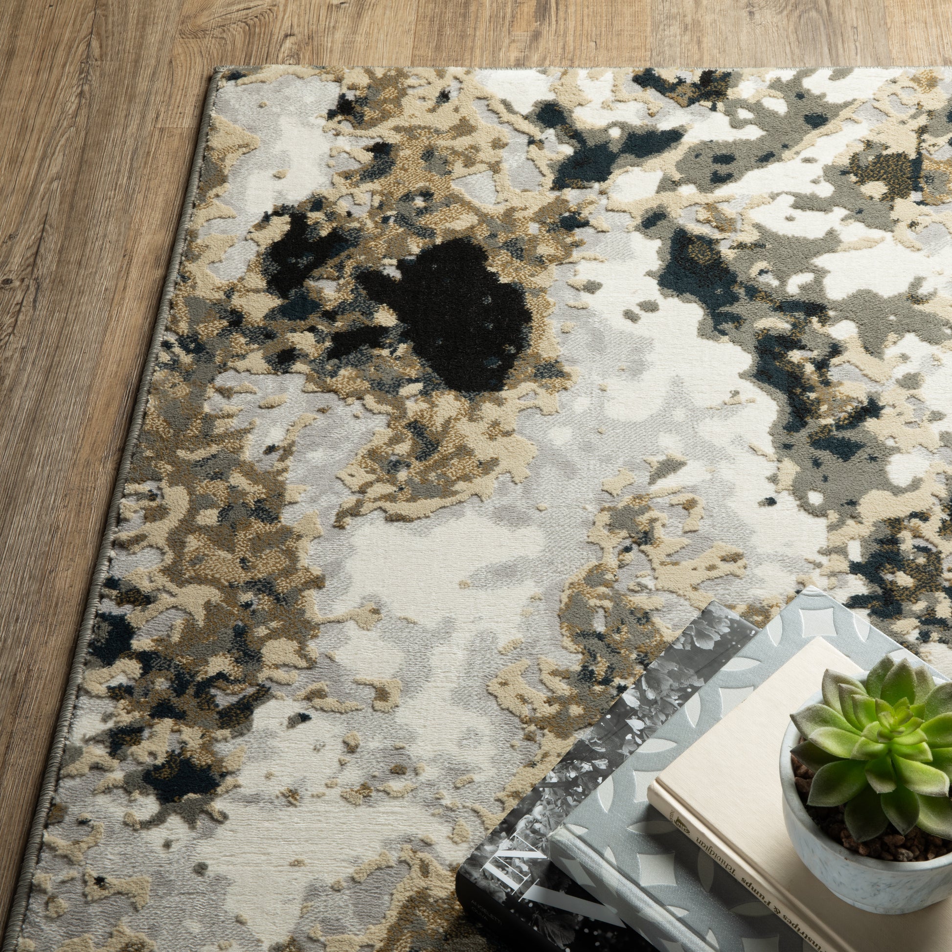 Oriental Weavers Bowen  Navy Gold Modern & Contemporary