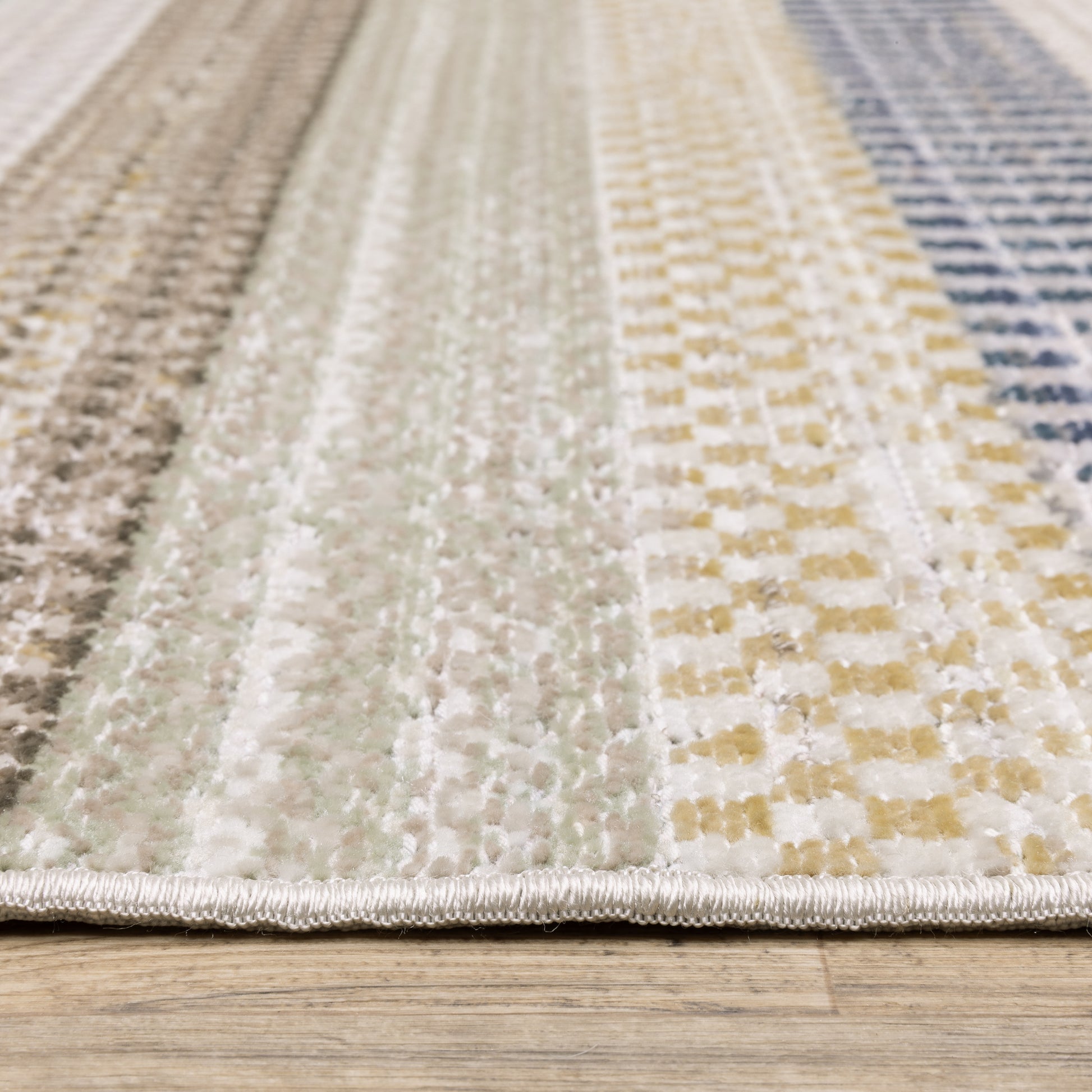 Oriental Weavers Cavett  Ivory Multi Cottage