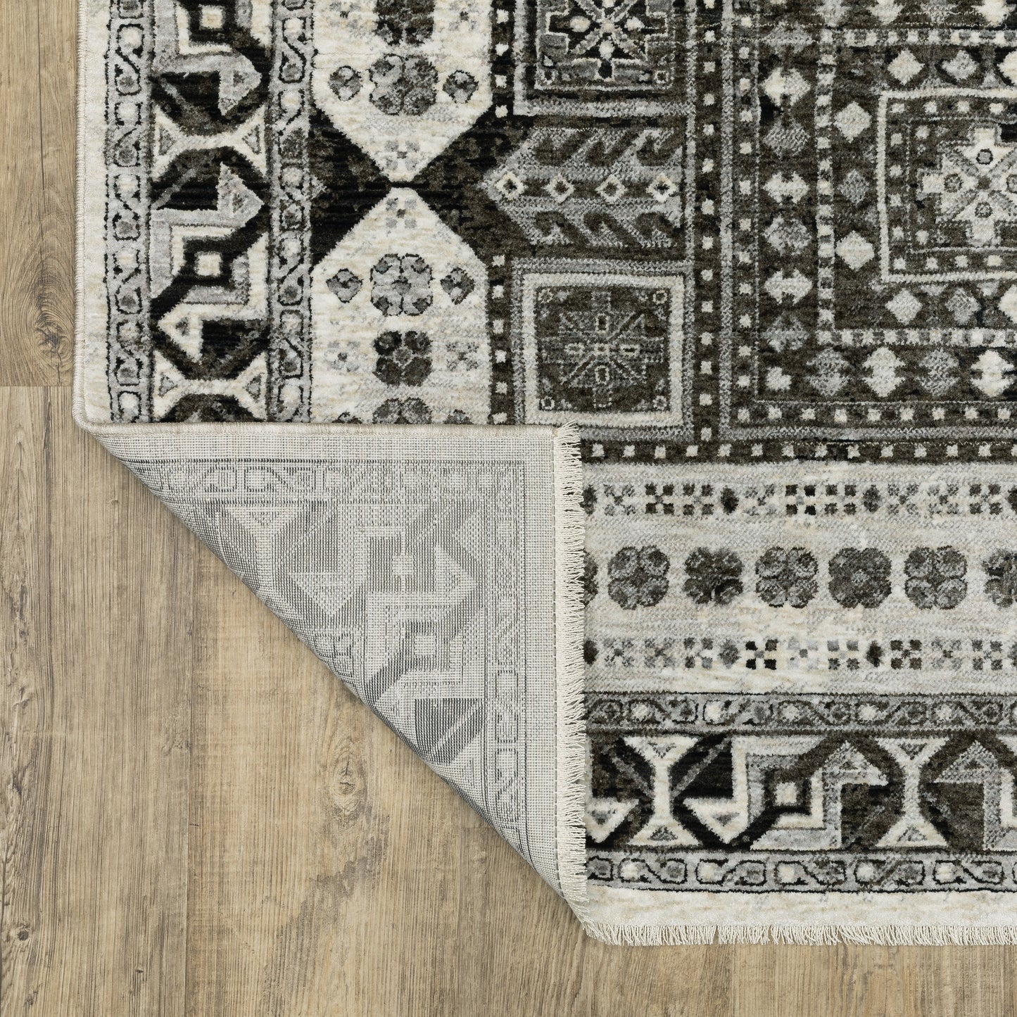 Oriental Weavers Chamberlain  Ivory Charcoal Traditional