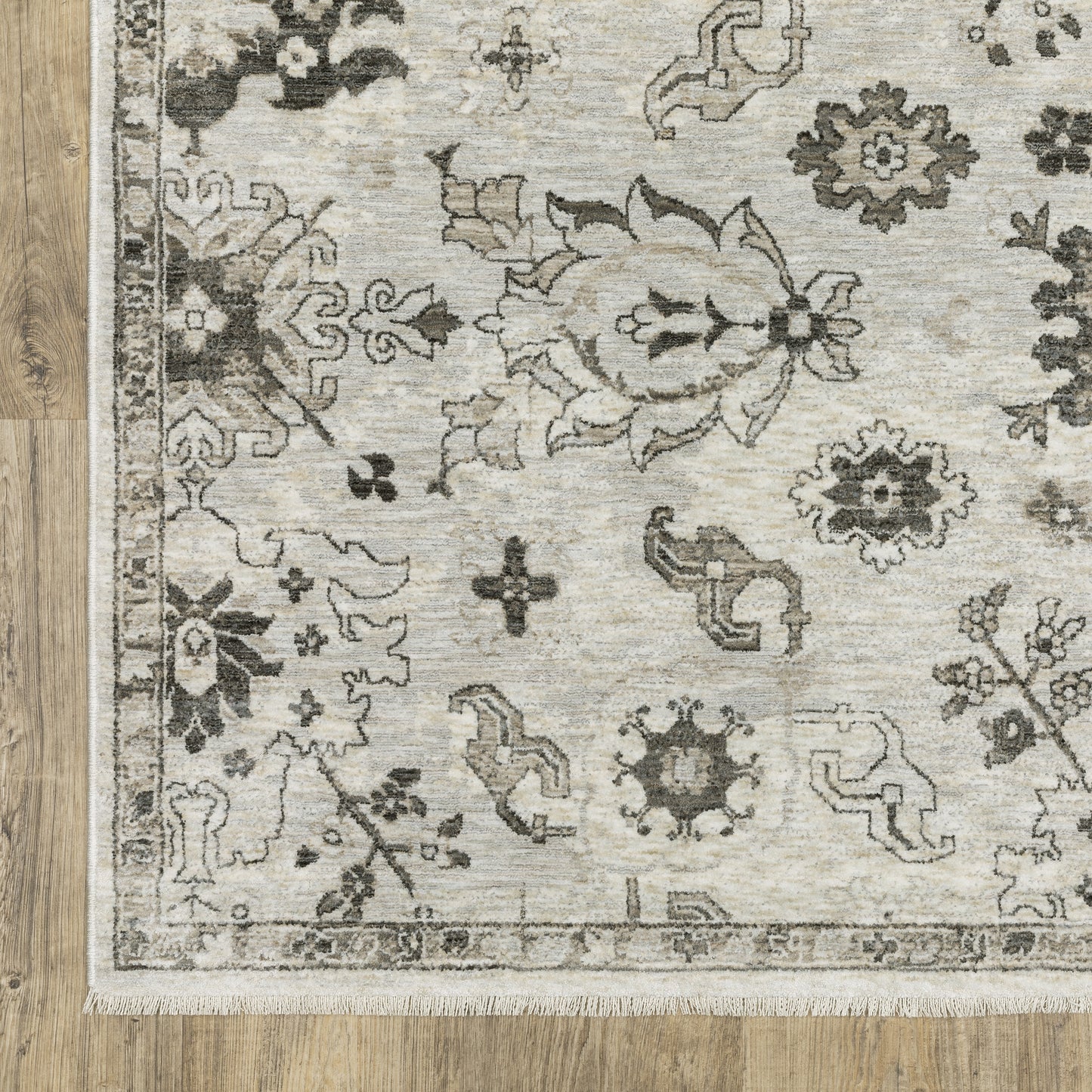 Oriental Weavers Chamberlain  Ivory Grey Traditional