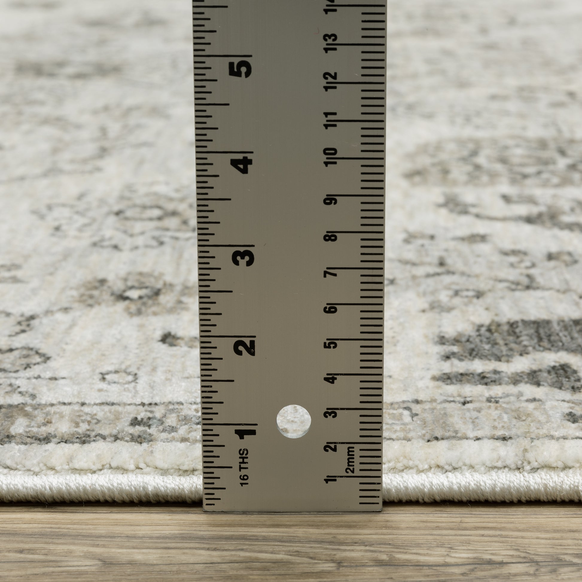 Oriental Weavers Chamberlain  Ivory Grey Traditional