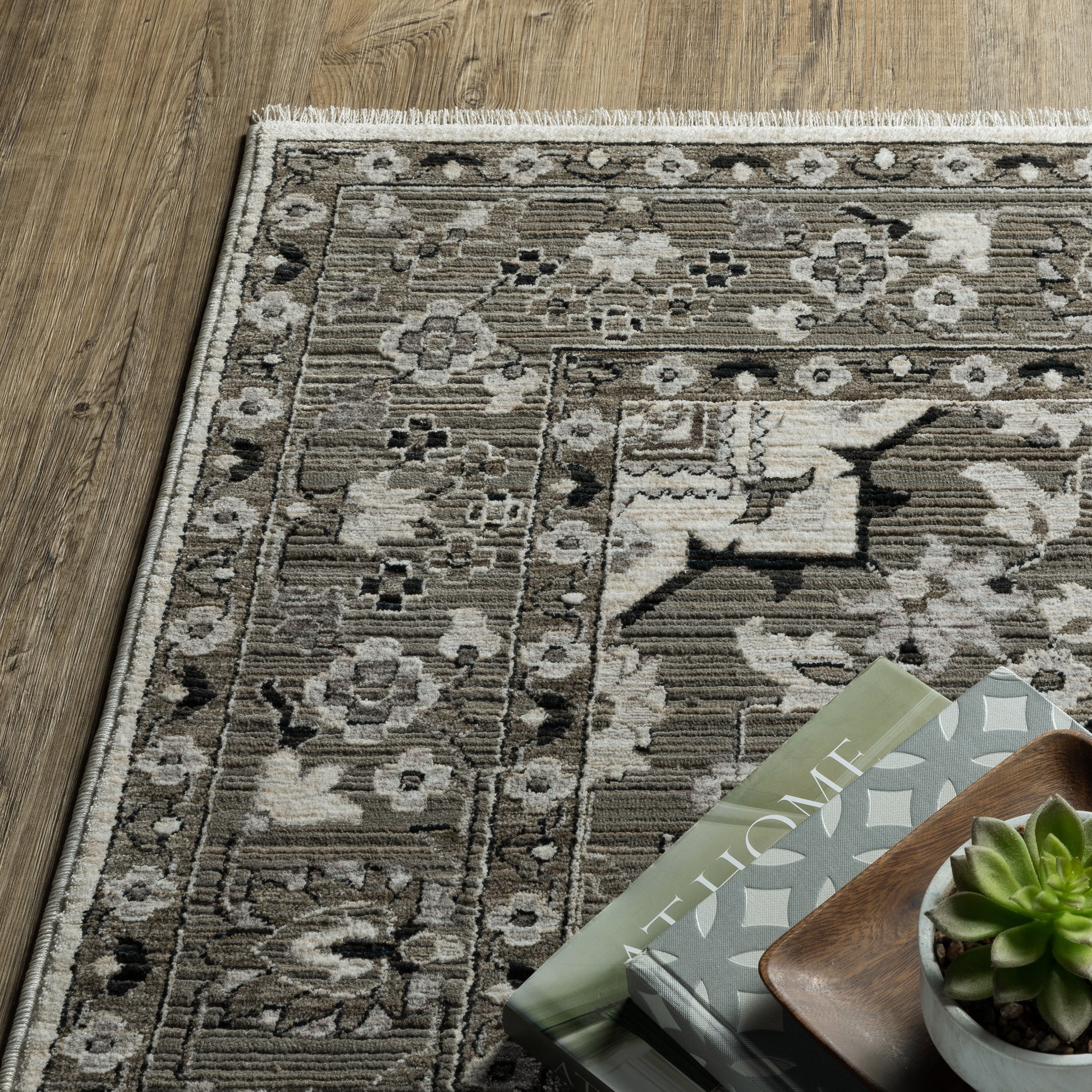 Oriental Weavers Chamberlain  Ivory Grey Traditional