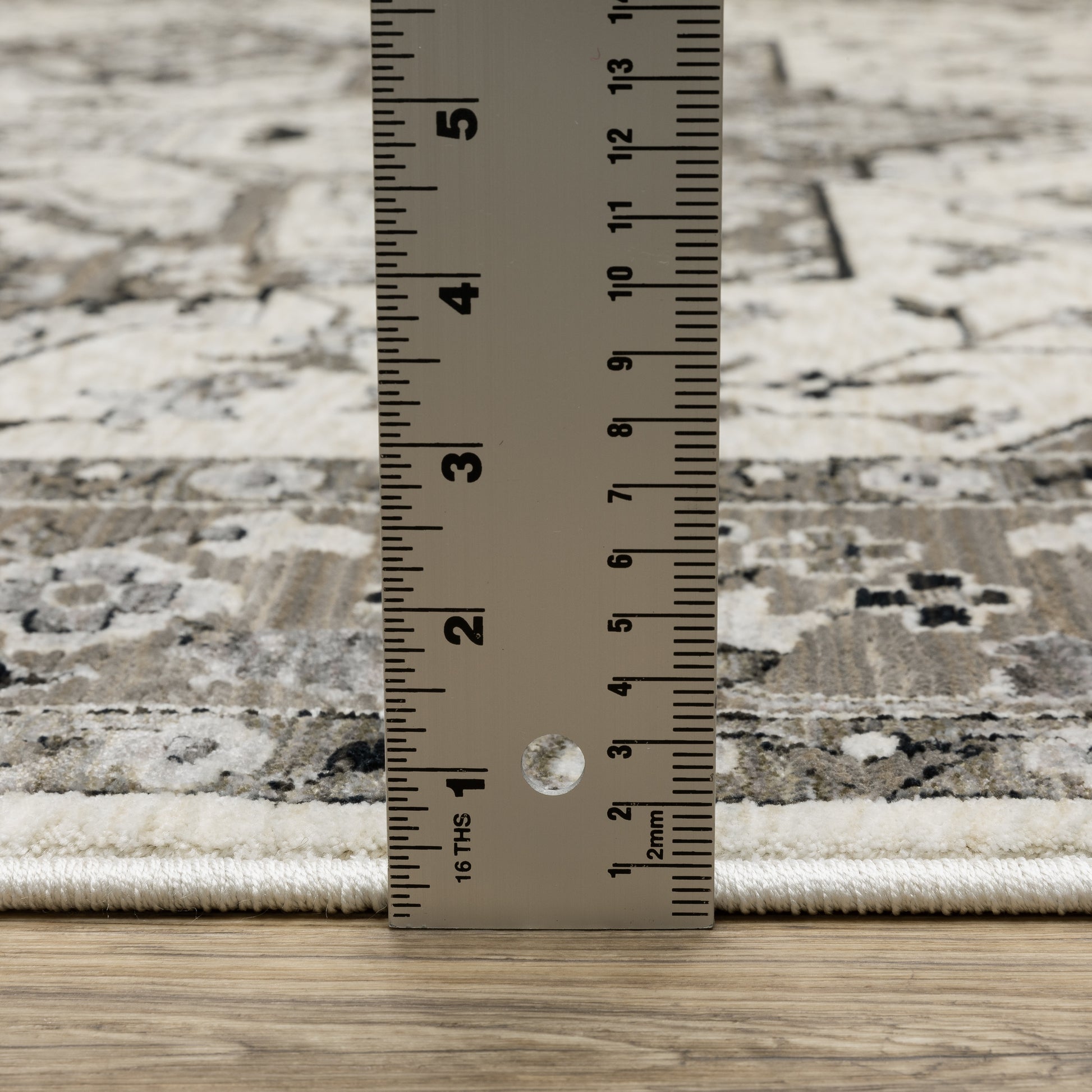 Oriental Weavers Chamberlain  Ivory Grey Traditional