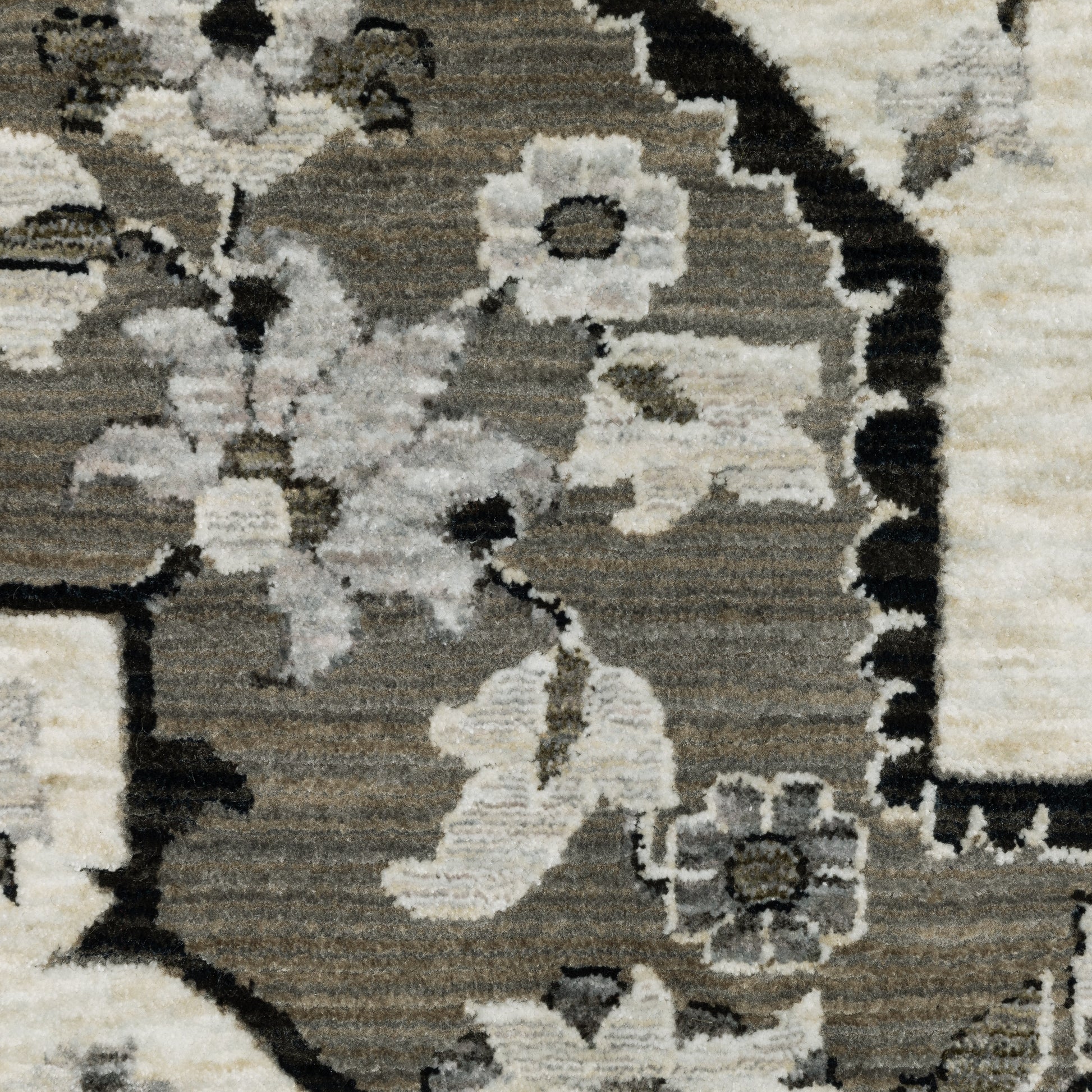 Oriental Weavers Chamberlain  Ivory Grey Traditional