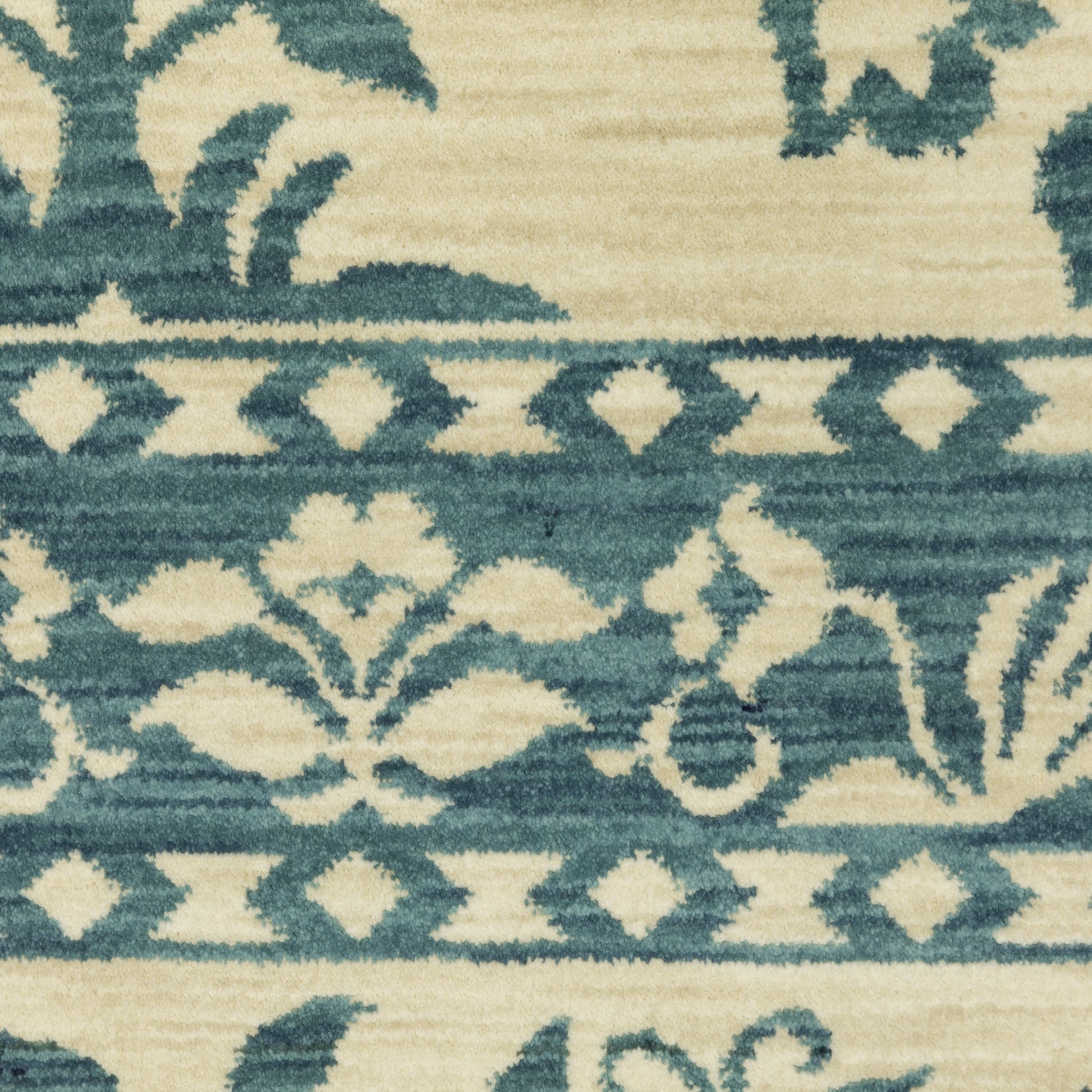 Oriental Weavers Francesca  Ivory Blue Traditional