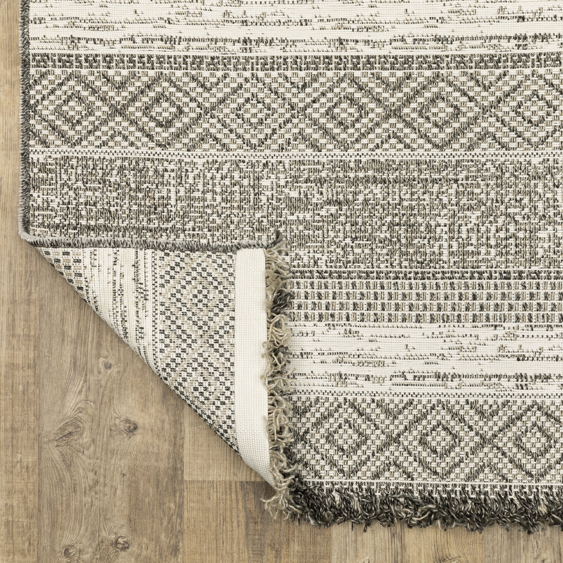 Oriental Weavers Gillian  Beige Black Southwestern