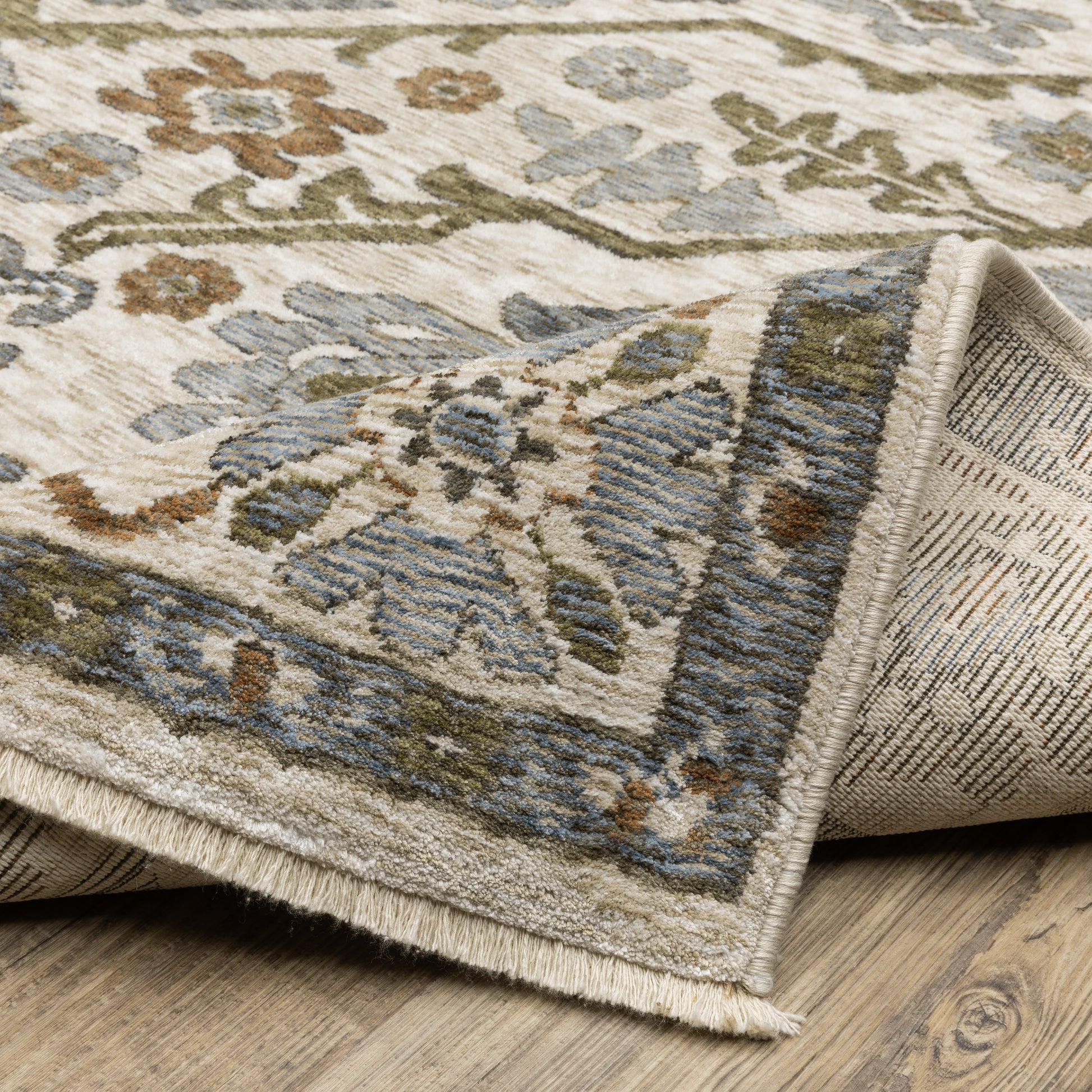 Oriental Weavers Hastings  Ivory Rust Traditional