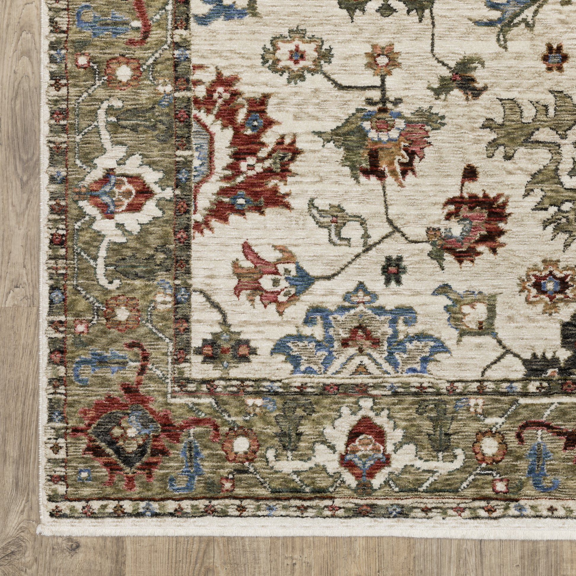 Oriental Weavers Hastings  Ivory Green Traditional