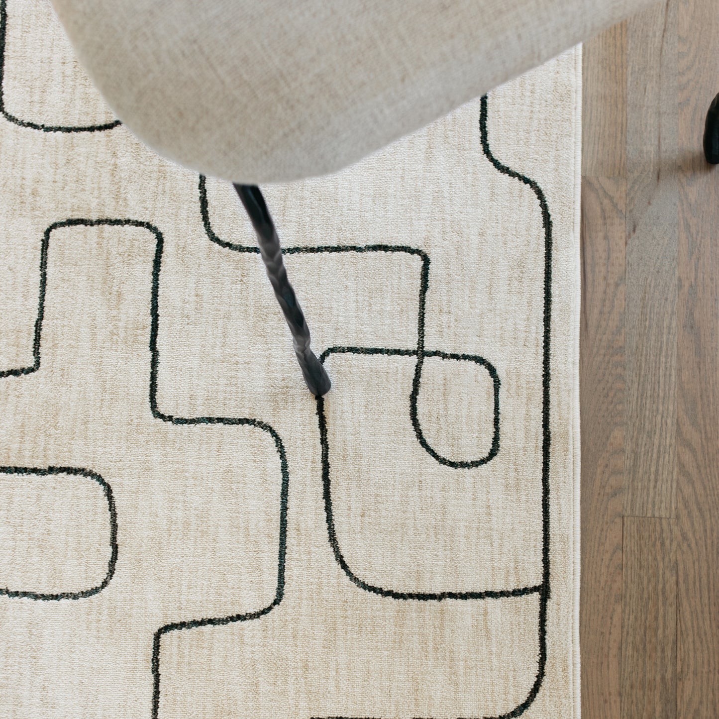 Oriental Weavers Hunter  Beige Black Modern