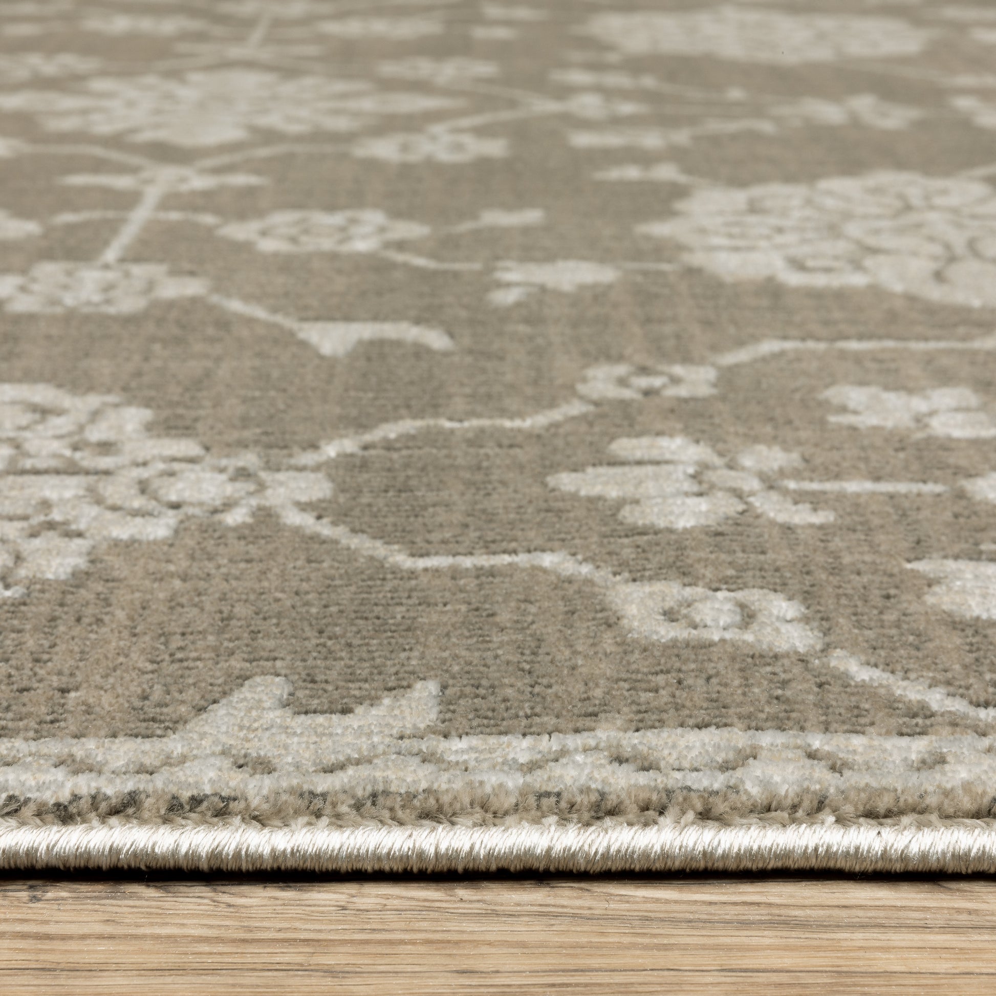 Oriental Weavers Intrigue  Grey Light Grey Traditional
