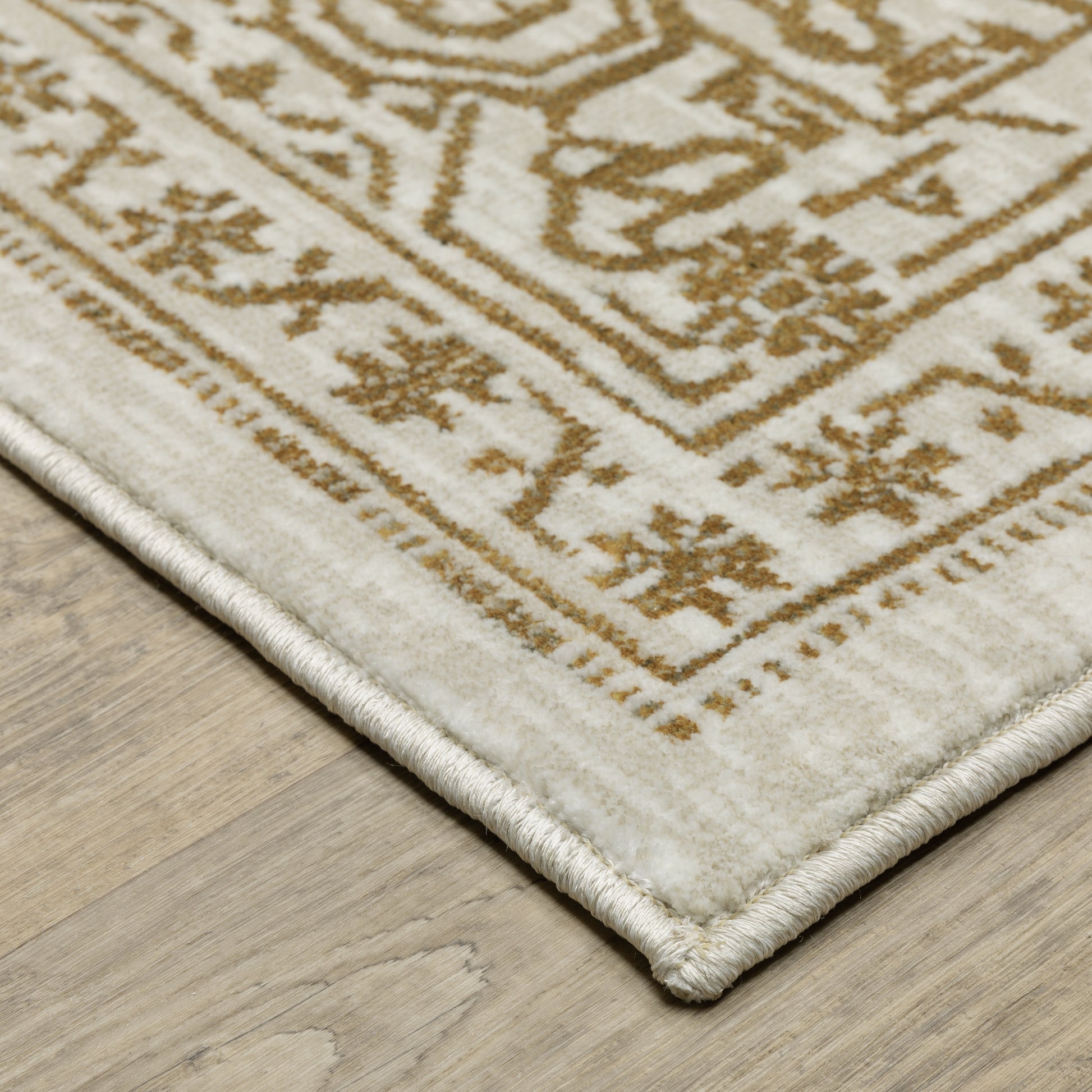 Oriental Weavers Intrigue  Ivory Gold Traditional