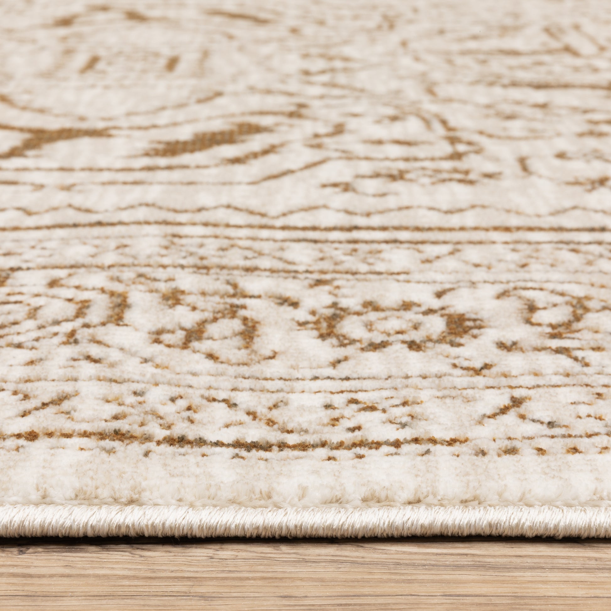 Oriental Weavers Intrigue  Ivory Gold Traditional