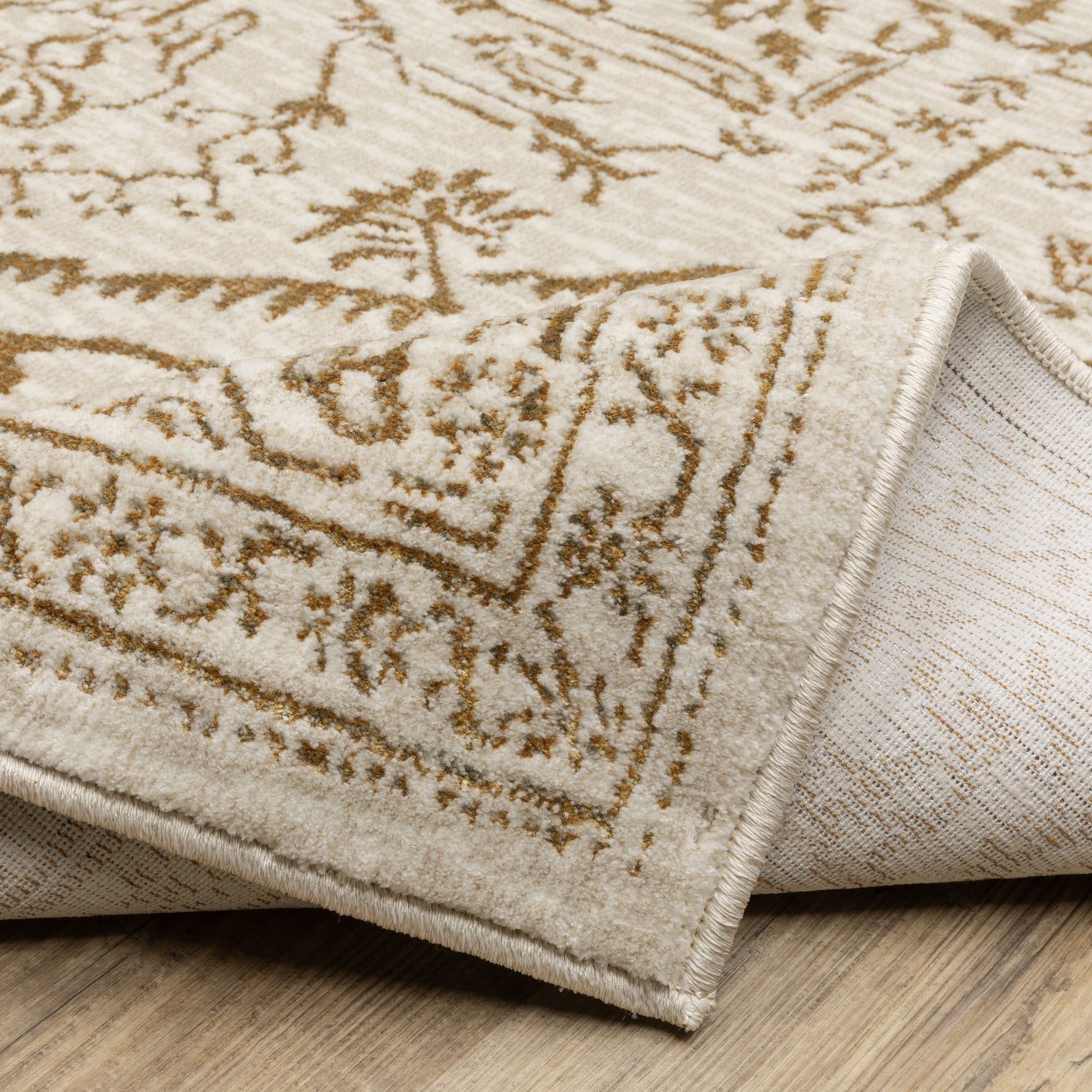 Oriental Weavers Intrigue  Ivory Gold Traditional