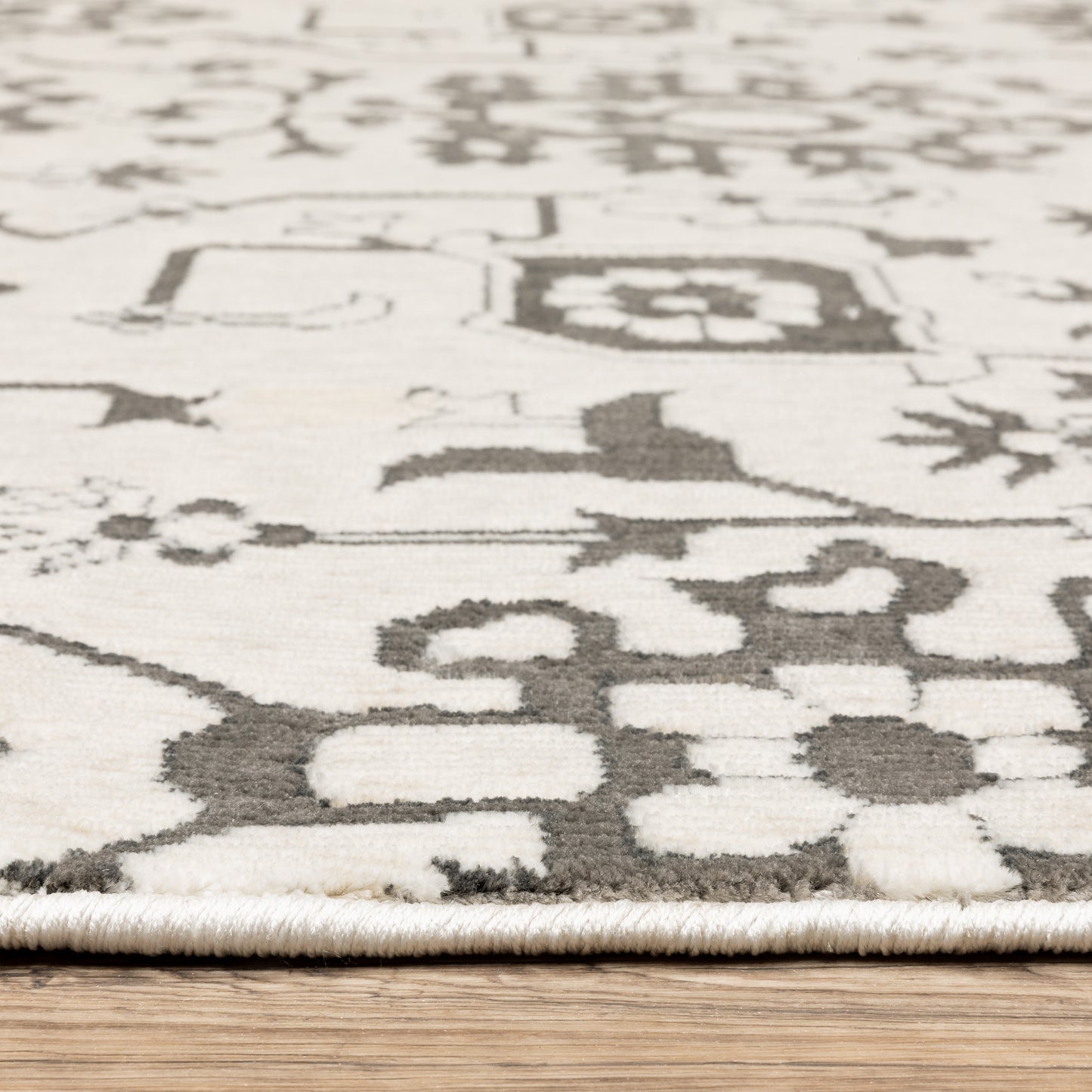 Oriental Weavers Intrigue  Ivory Grey Traditional