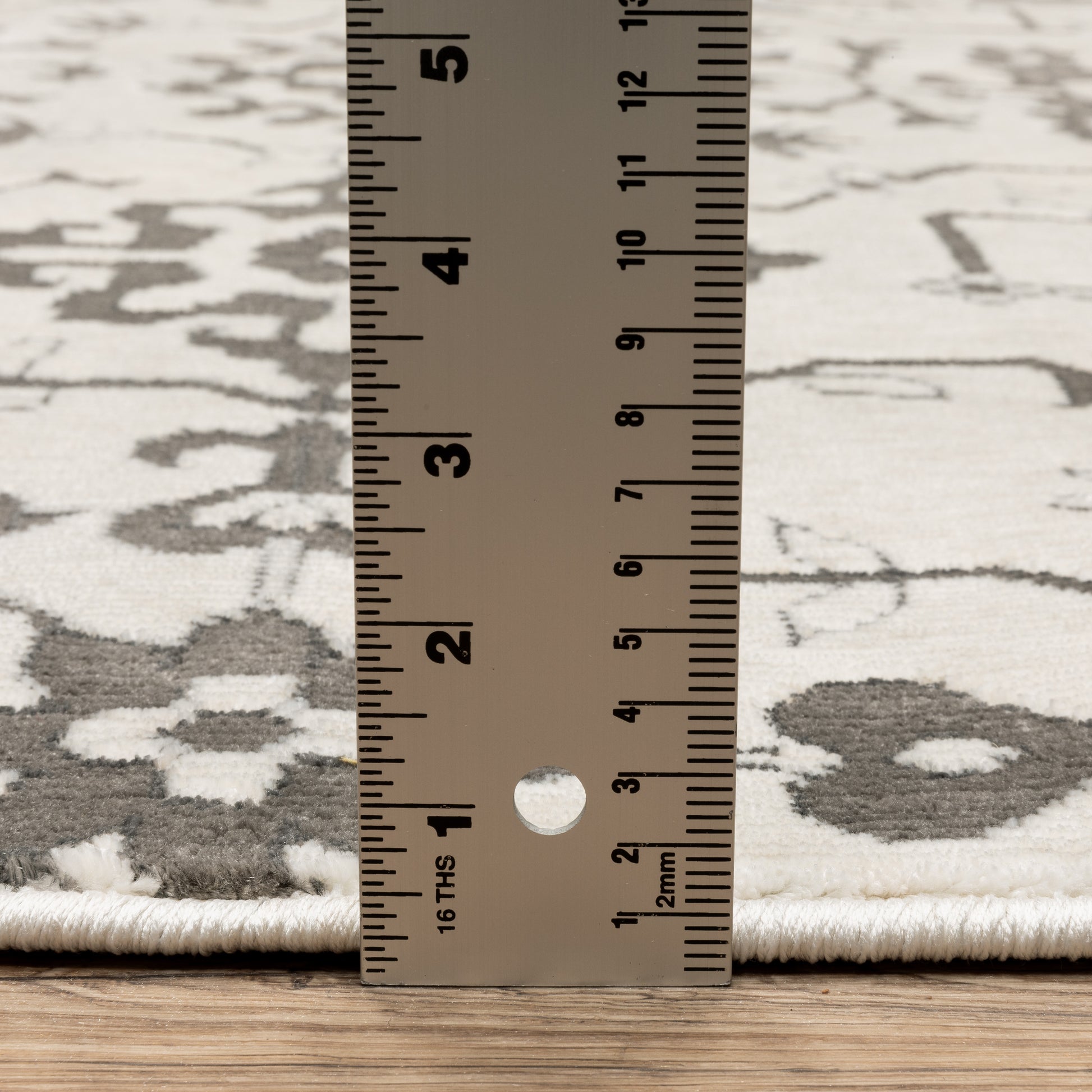 Oriental Weavers Intrigue  Ivory Grey Traditional