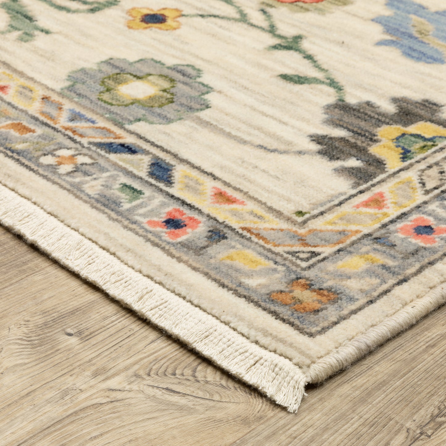 Oriental Weavers Lucca  Ivory Multi Traditional