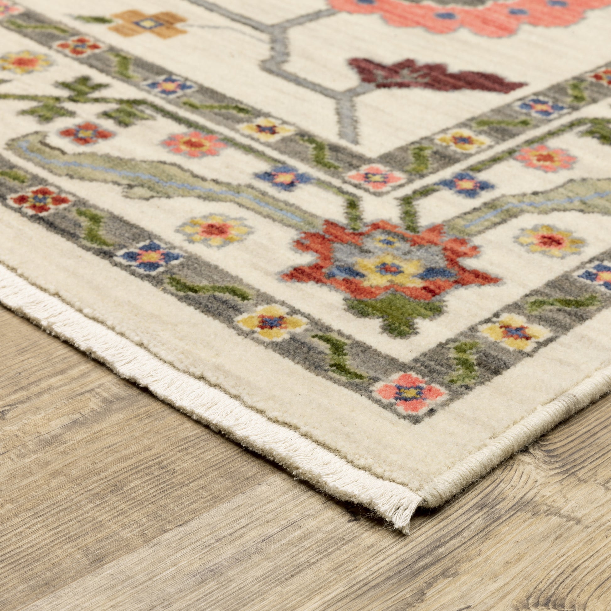 Oriental Weavers Lucca  Ivory Multi Traditional