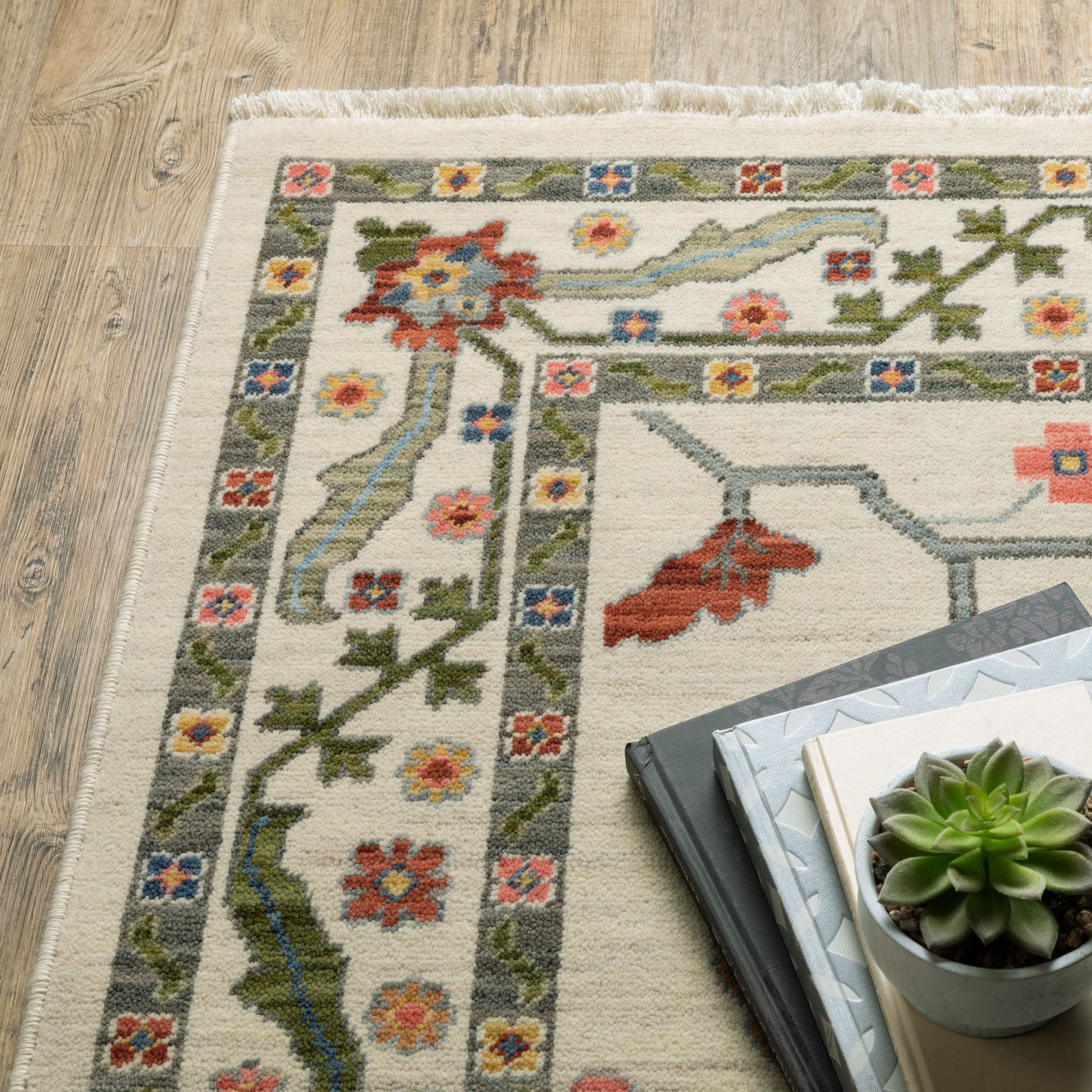 Oriental Weavers Lucca  Ivory Multi Traditional