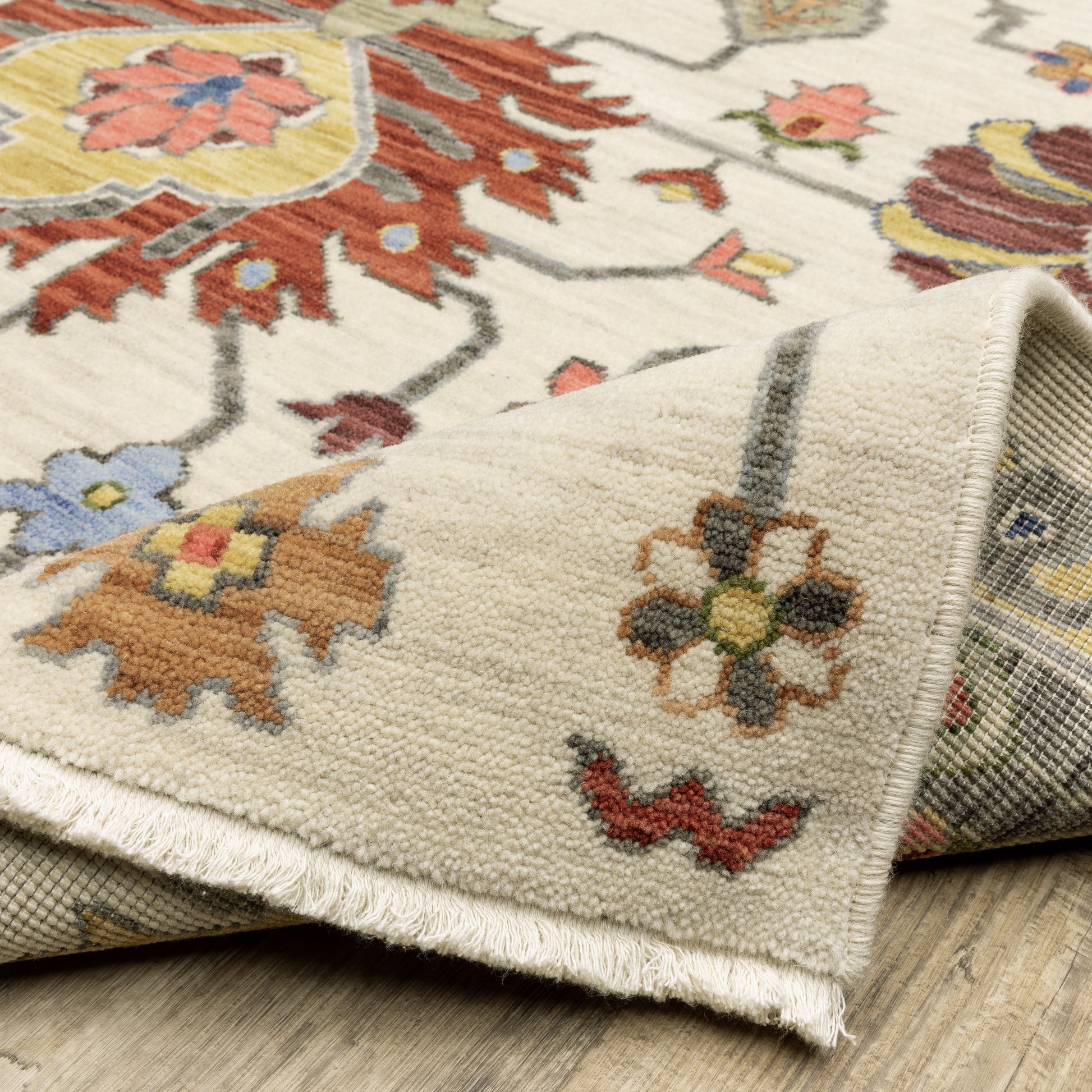 Oriental Weavers Lucca  Ivory Multi Traditional