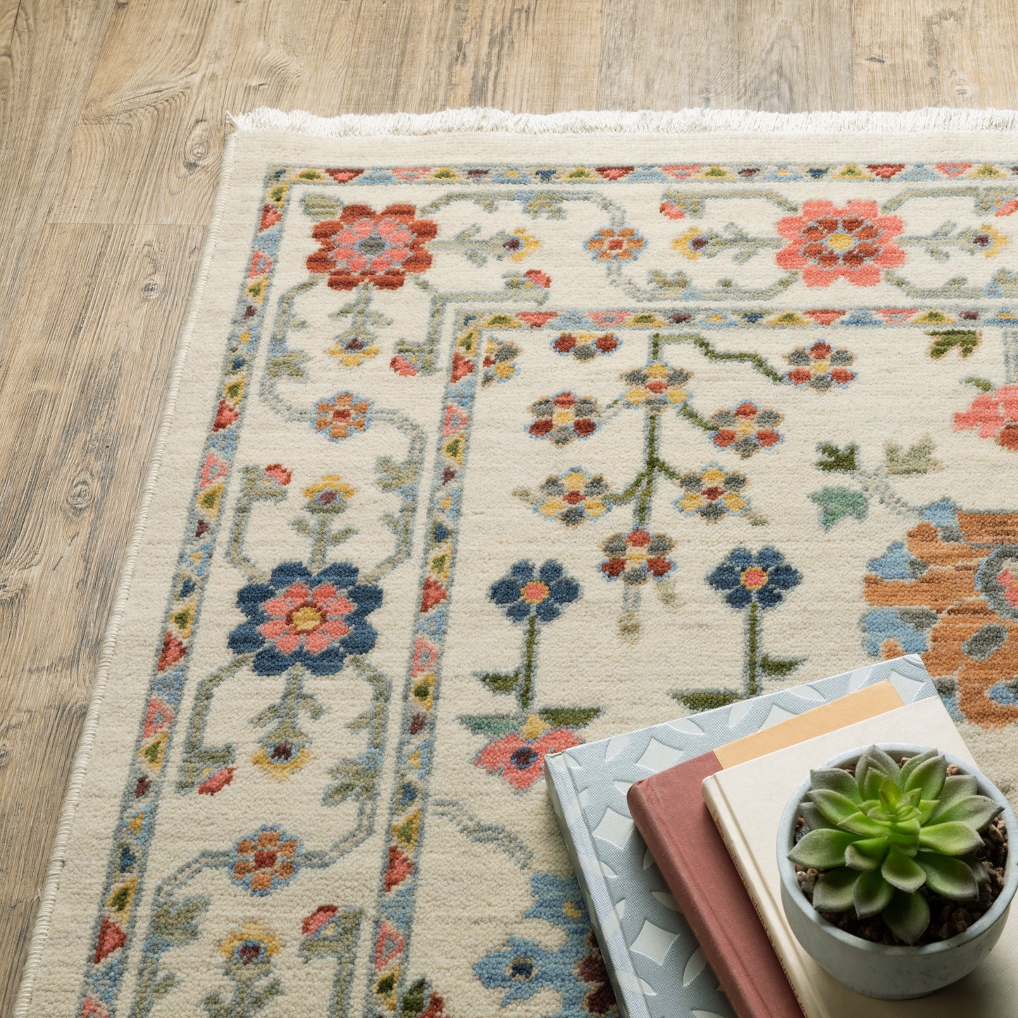 Oriental Weavers Lucca  Ivory Multi Traditional