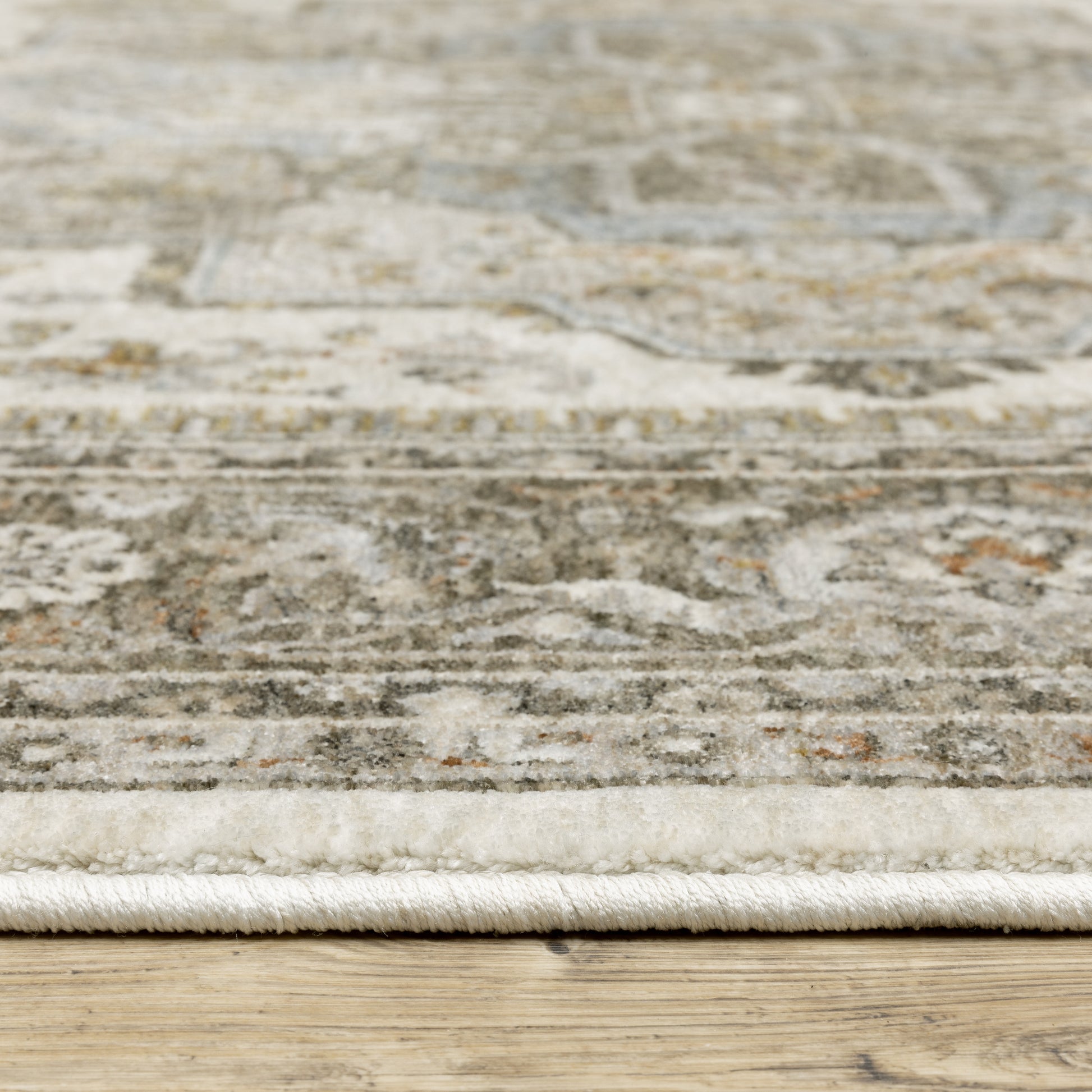 Oriental Weavers Maharaja  Ivory Gold Traditional