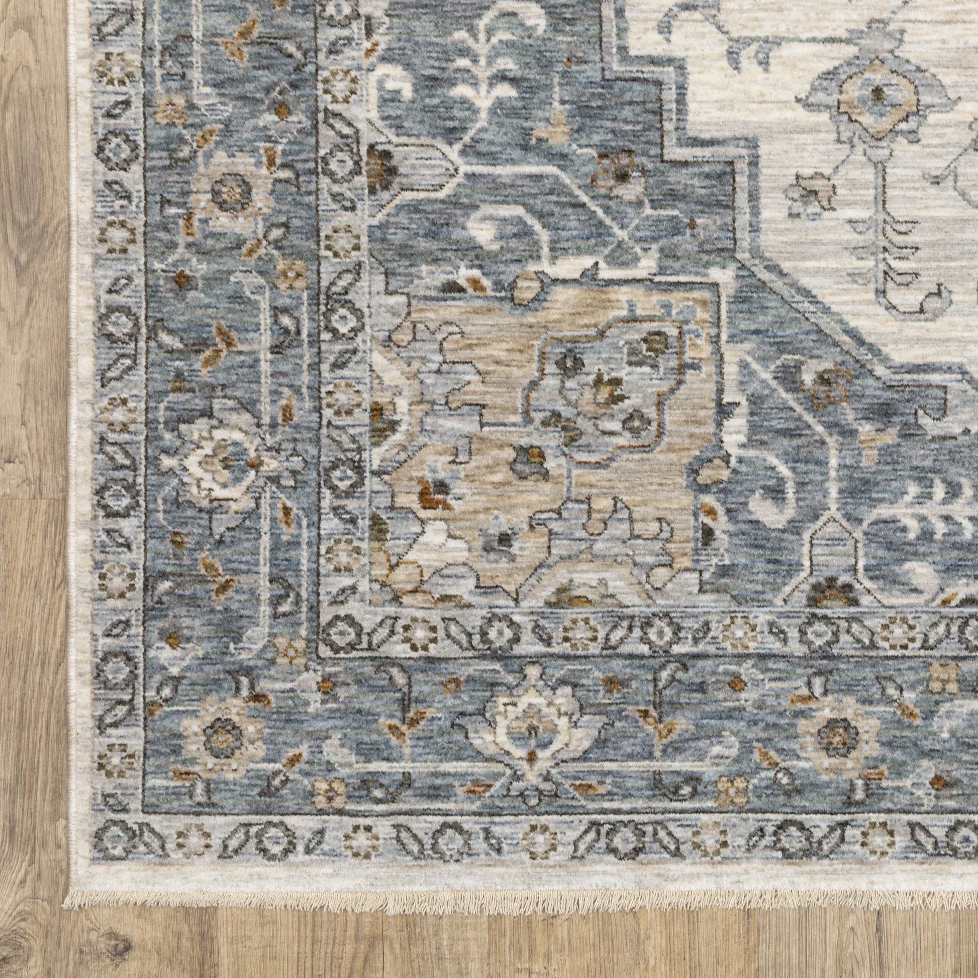 Oriental Weavers Maharaja  Blue Ivory Traditional