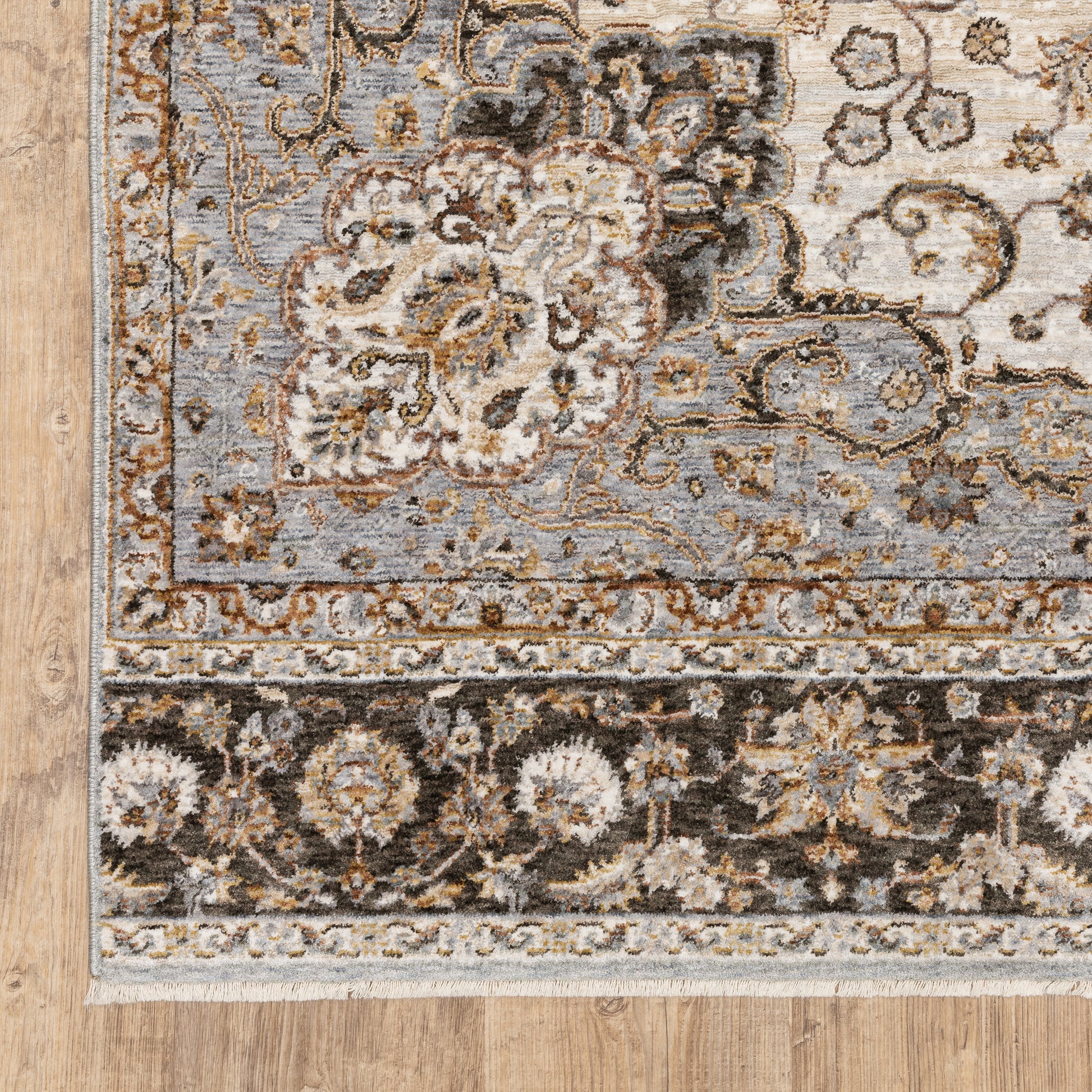 Oriental Weavers Maharaja  Ivory Blue Traditional