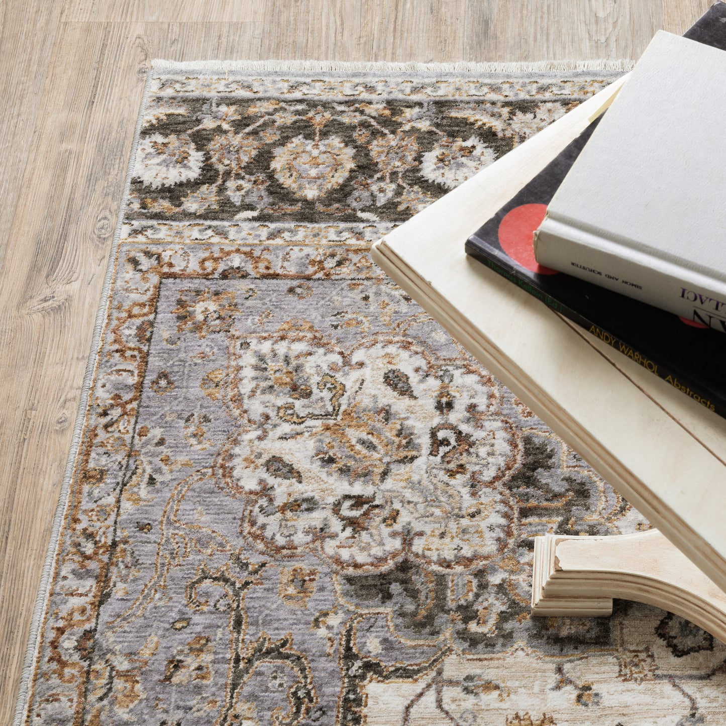 Oriental Weavers Maharaja  Ivory Blue Traditional