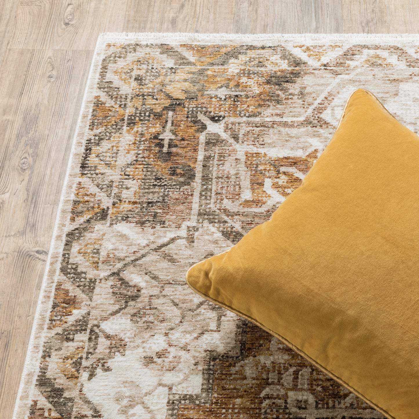 Oriental Weavers Maharaja  Gold Ivory Traditional