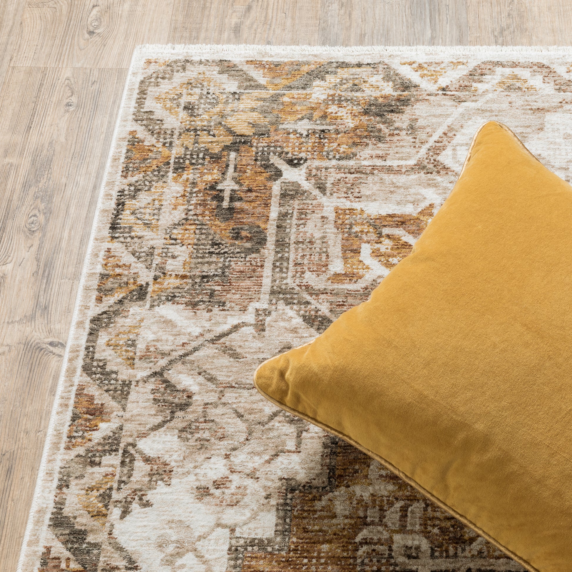 Oriental Weavers Maharaja  Gold Ivory Traditional