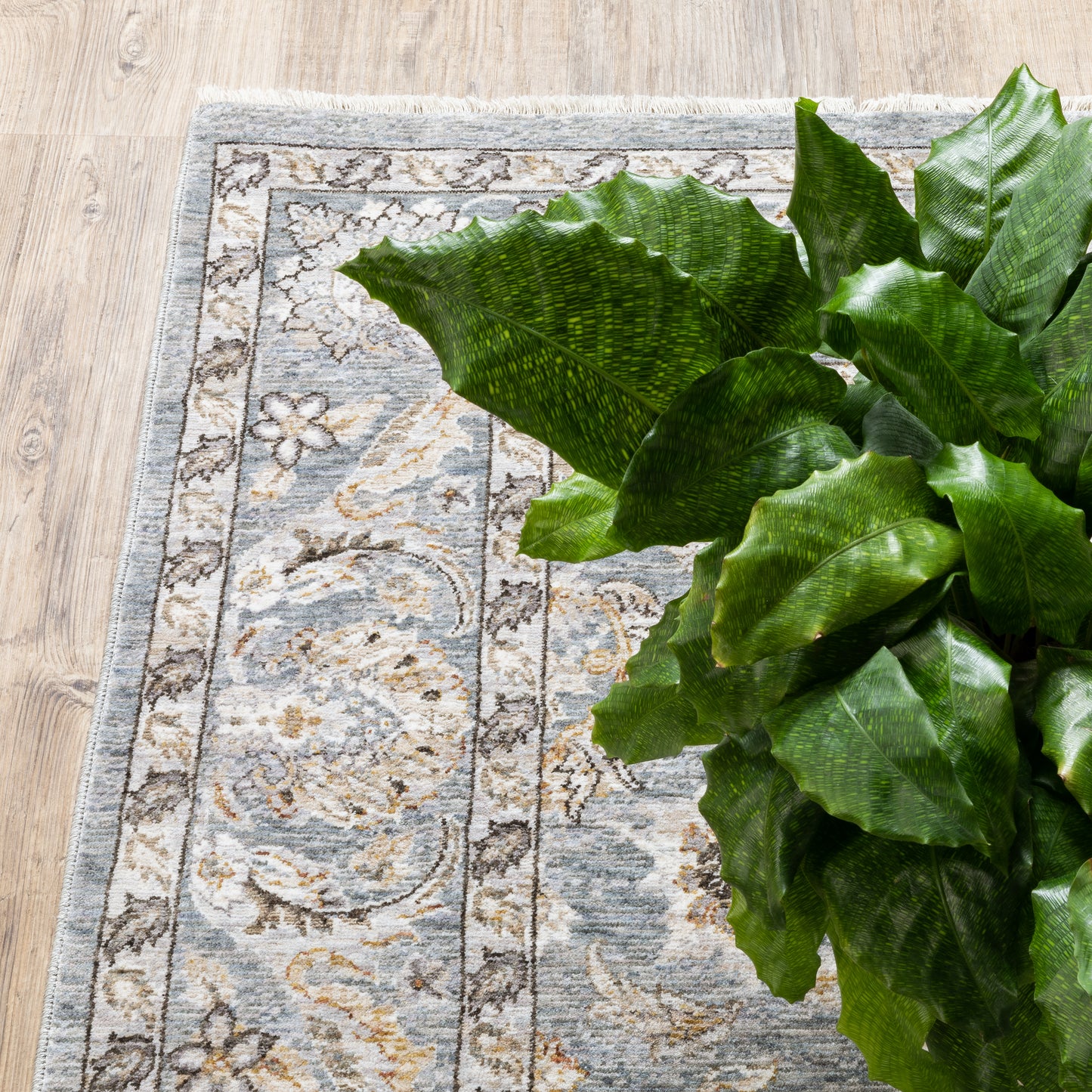 Oriental Weavers Maharaja  Blue Ivory Traditional