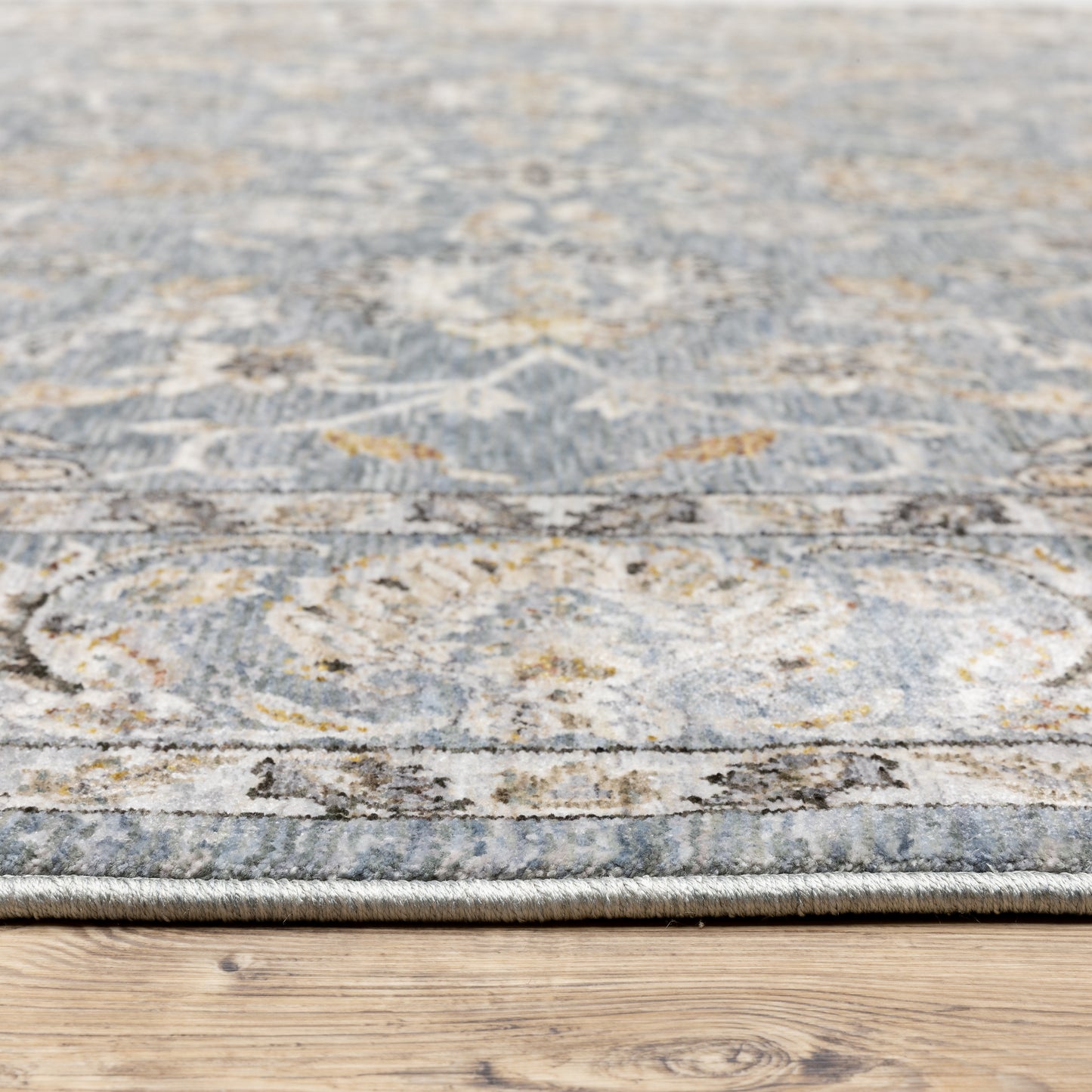 Oriental Weavers Maharaja  Blue Ivory Traditional