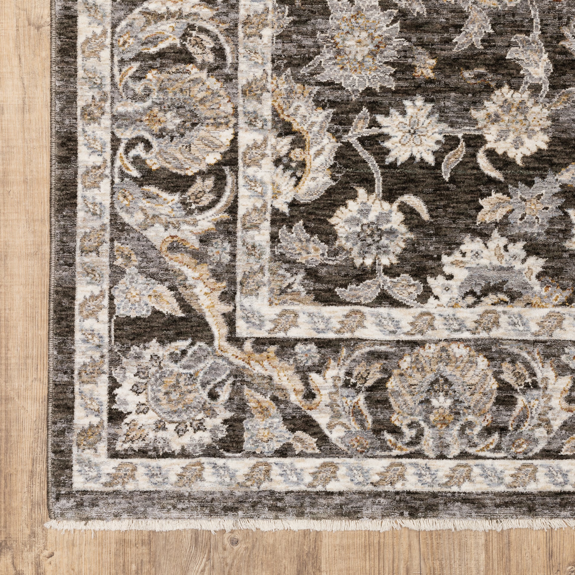 Oriental Weavers Maharaja  Grey Ivory Traditional