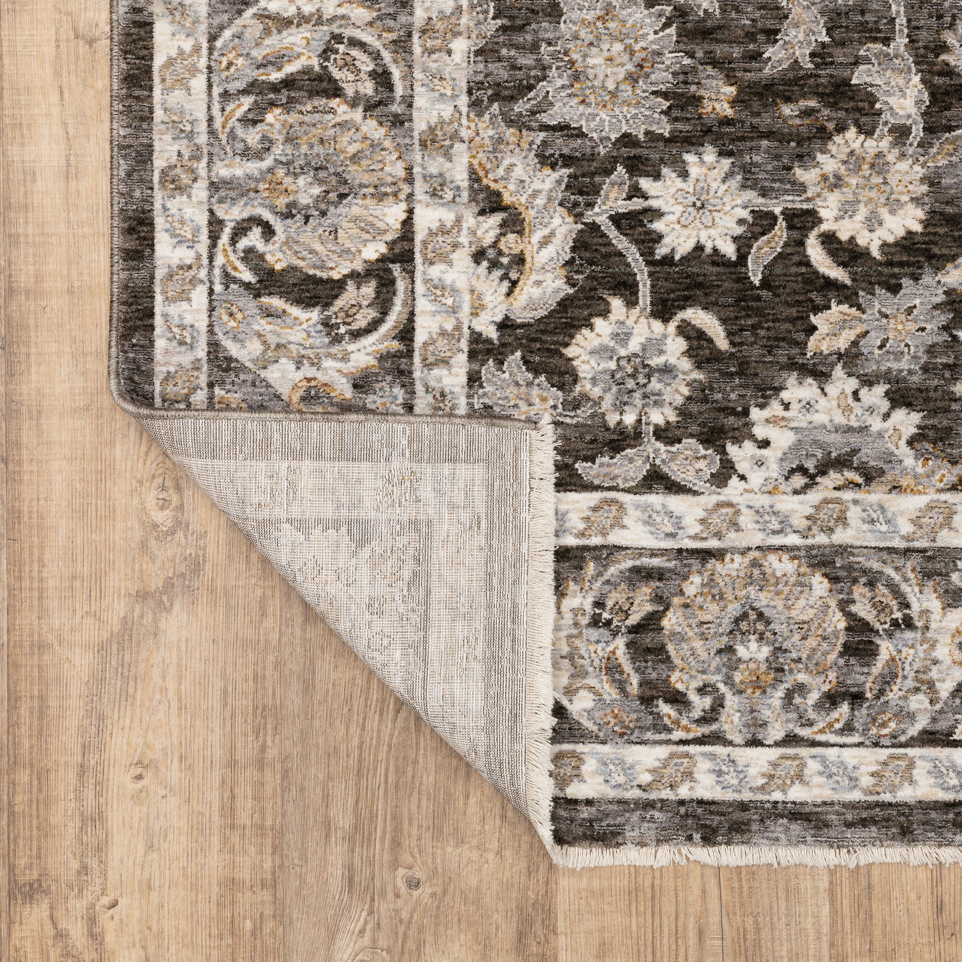 Oriental Weavers Maharaja  Grey Ivory Traditional