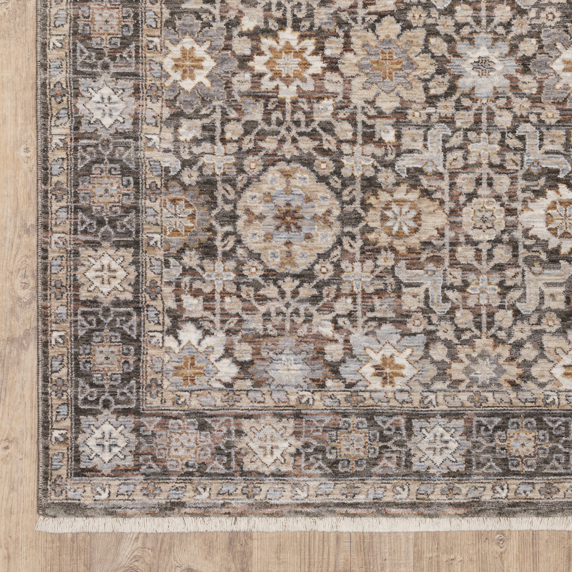 Oriental Weavers Maharaja  Grey Ivory Traditional