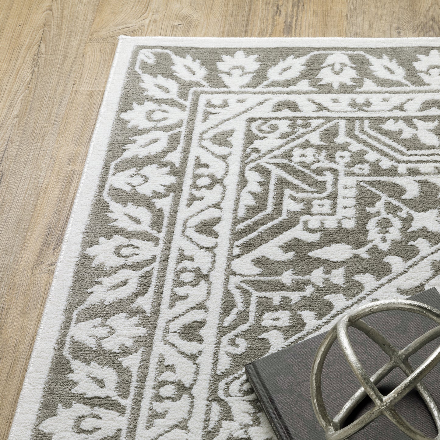 Oriental Weavers Montecito  Grey White Traditional