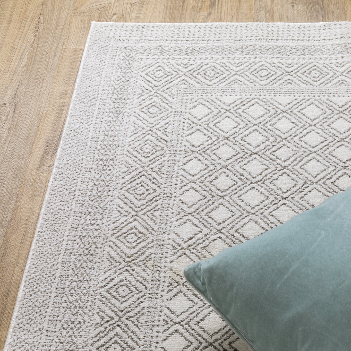 Oriental Weavers Montecito  White Grey Casual
