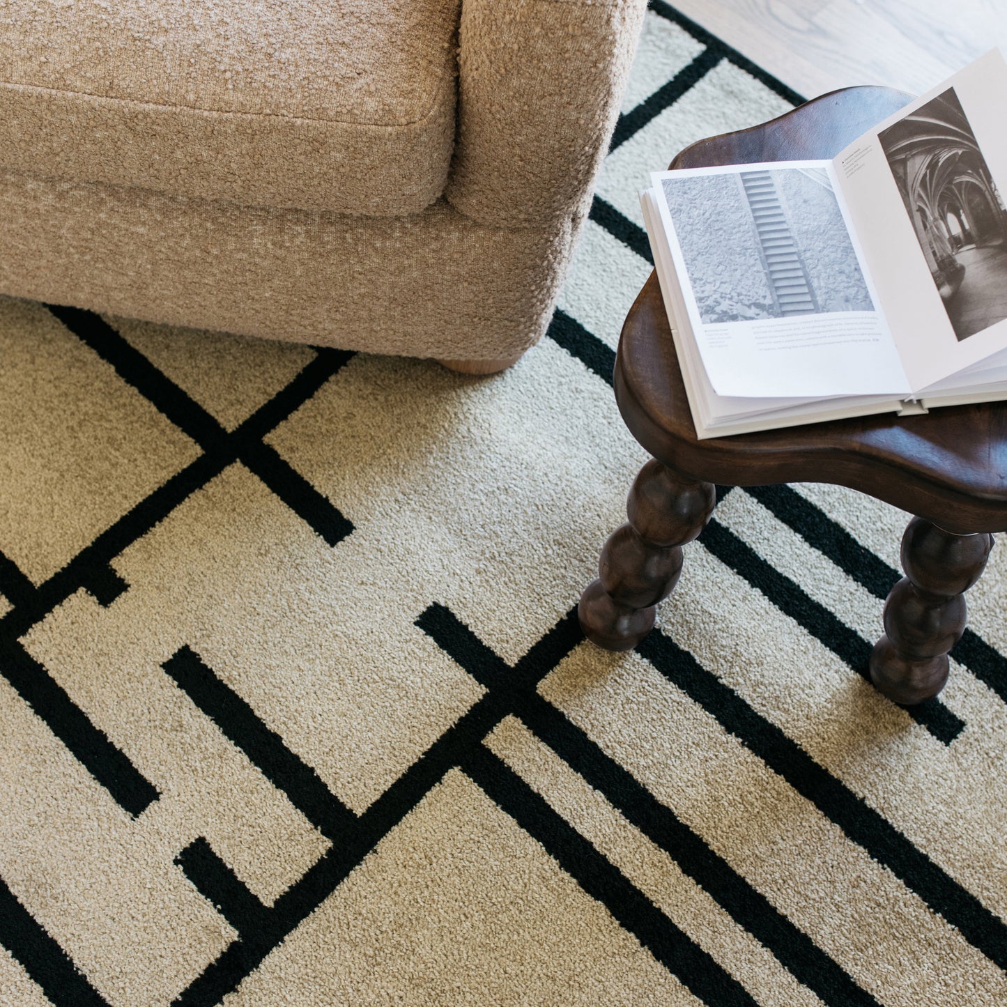 Oriental Weavers Quinn  Beige Black Modern