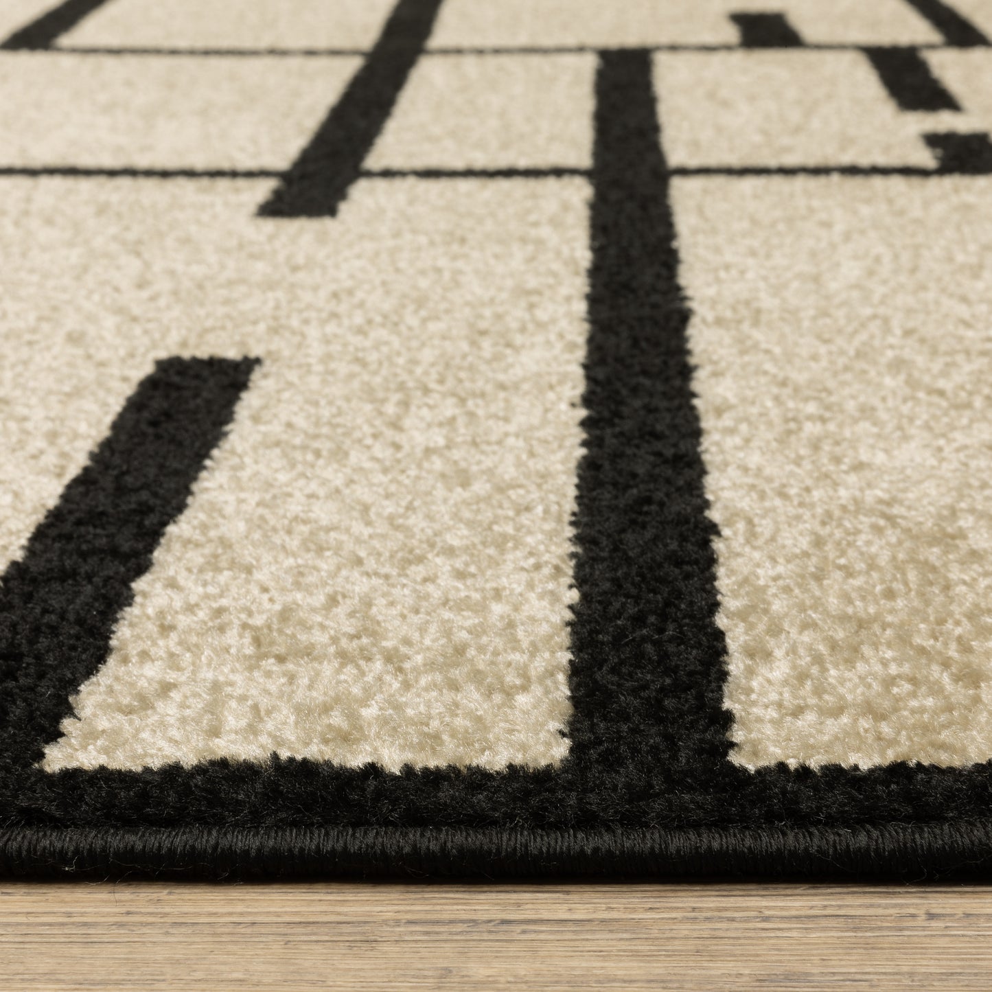 Oriental Weavers Quinn  Beige Black Modern