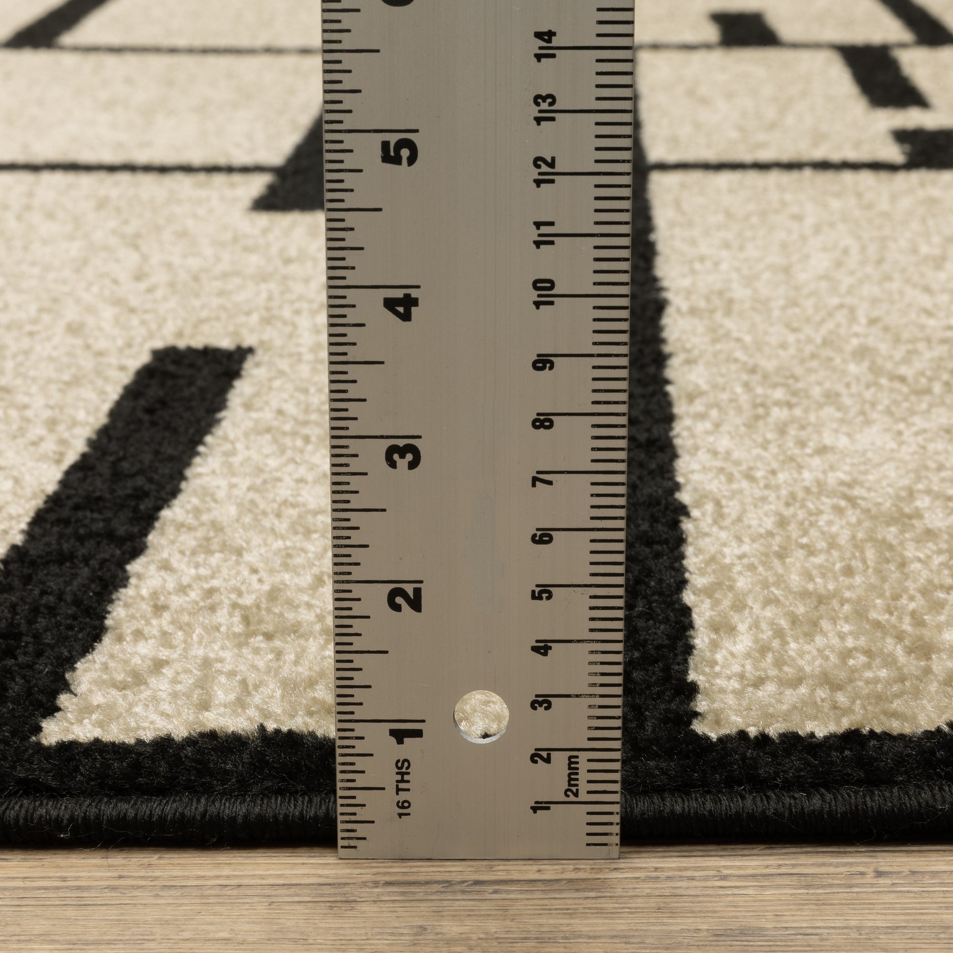 Oriental Weavers Quinn  Beige Black Modern