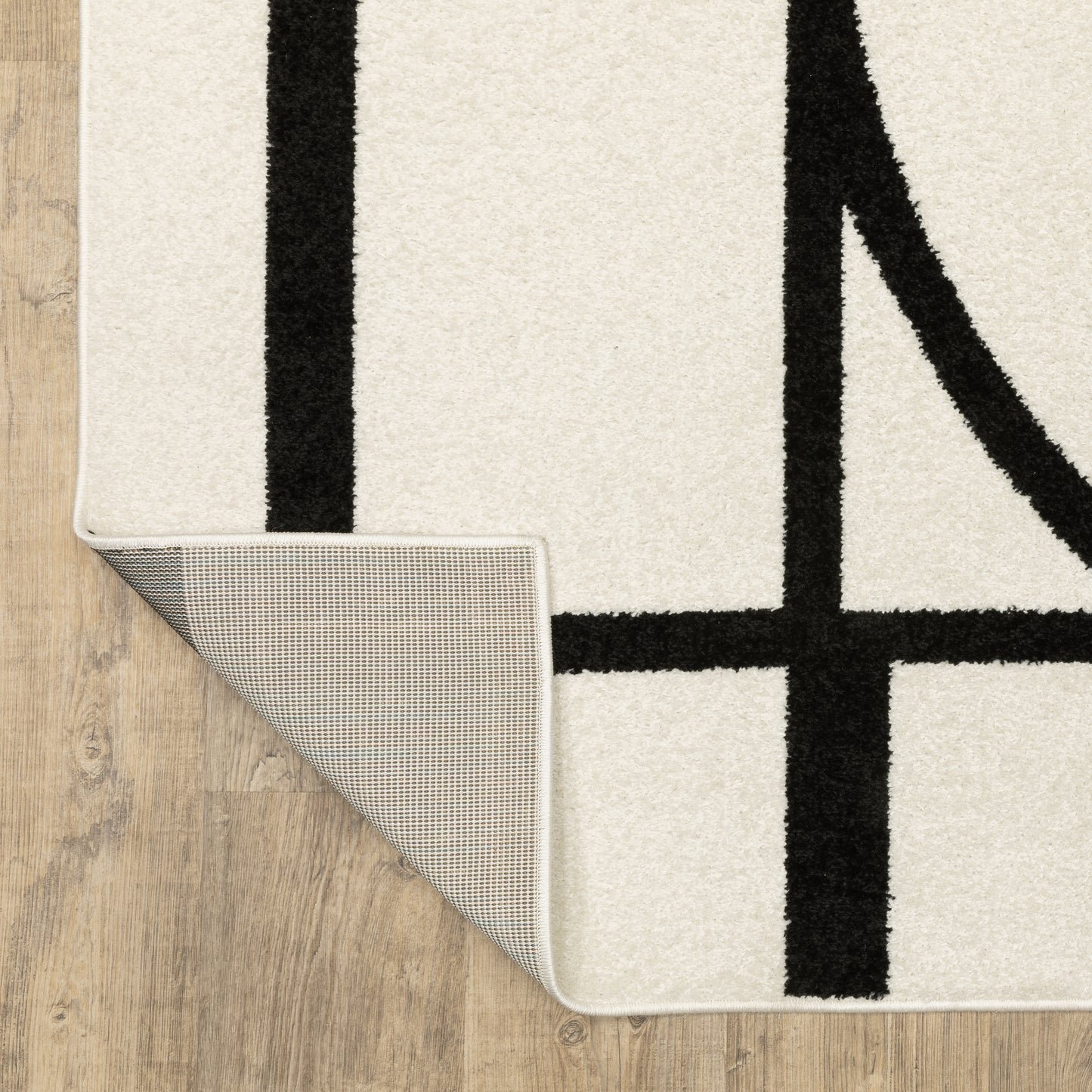 Oriental Weavers Quinn  Ivory Black Modern