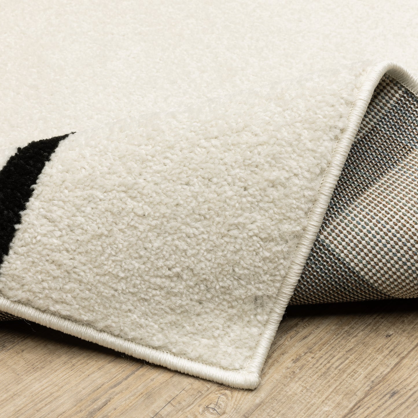 Oriental Weavers Quinn  Ivory Black Modern