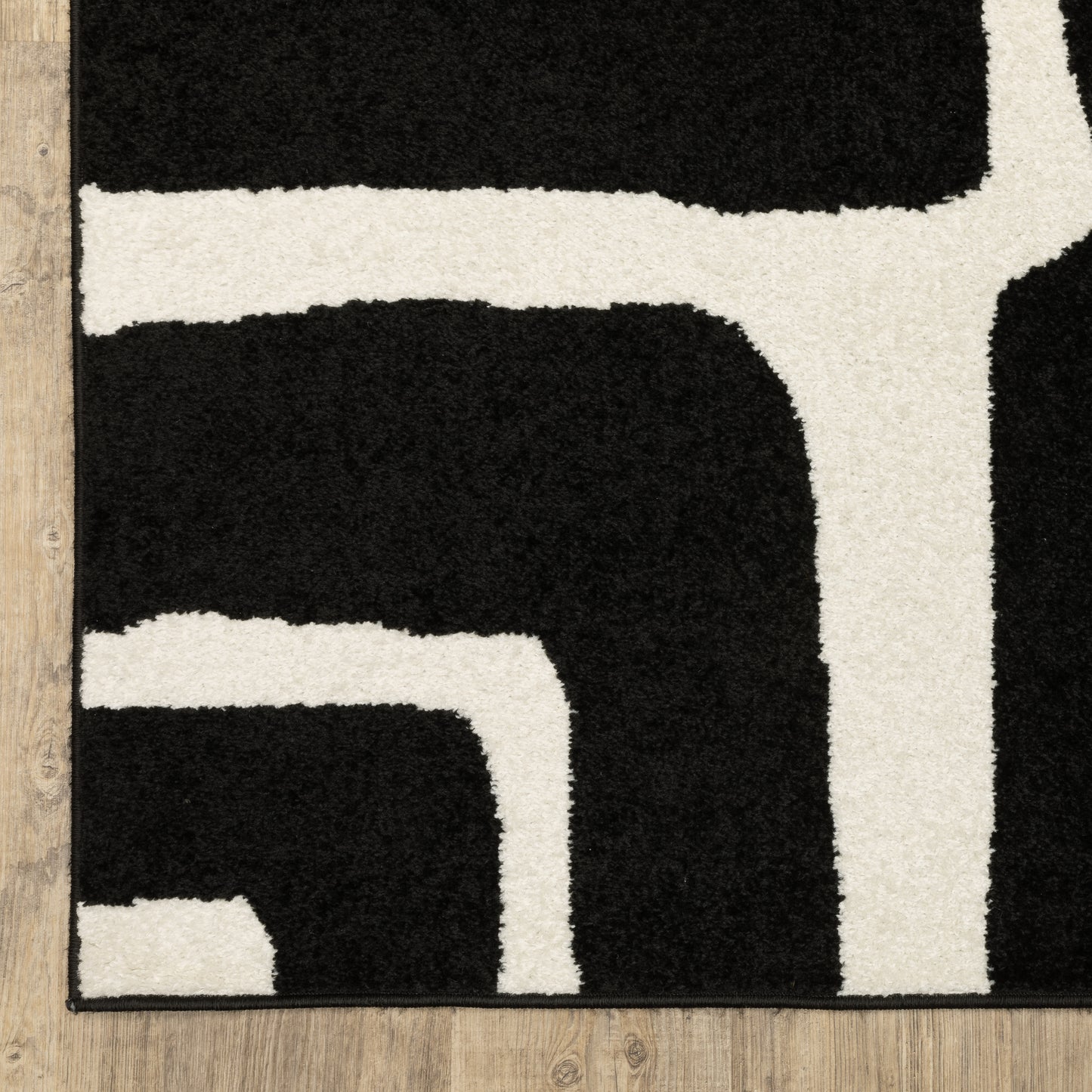 Oriental Weavers Quinn  Black Ivory Modern