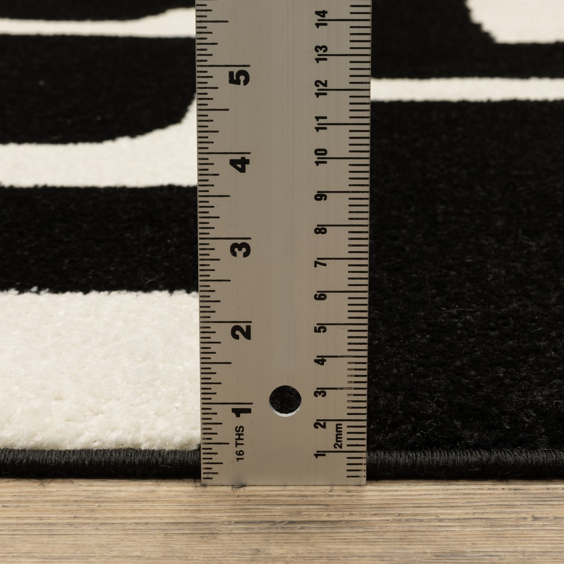 Oriental Weavers Quinn  Black Ivory Modern