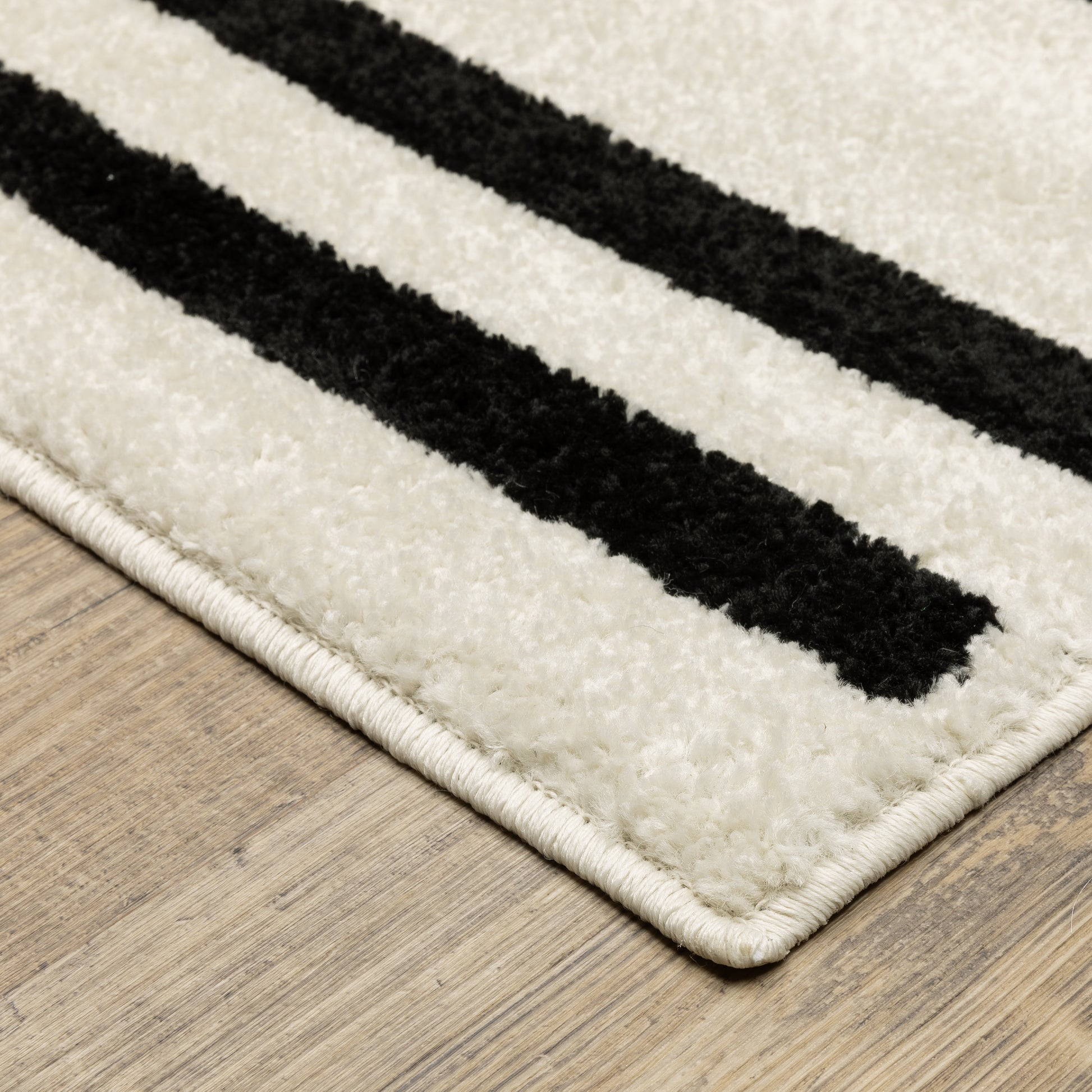 Oriental Weavers Quinn  Beige Black Modern