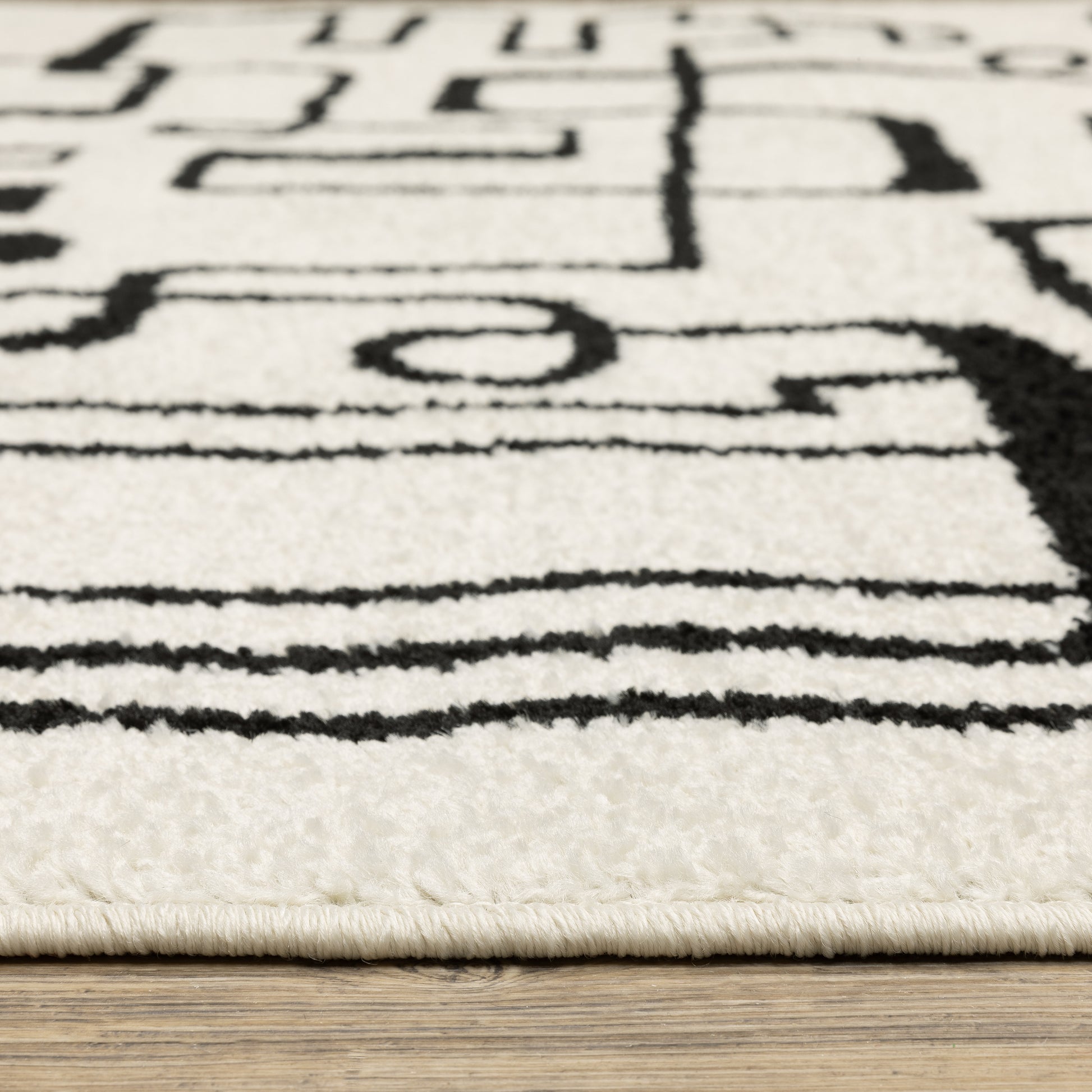 Oriental Weavers Quinn  Beige Black Modern