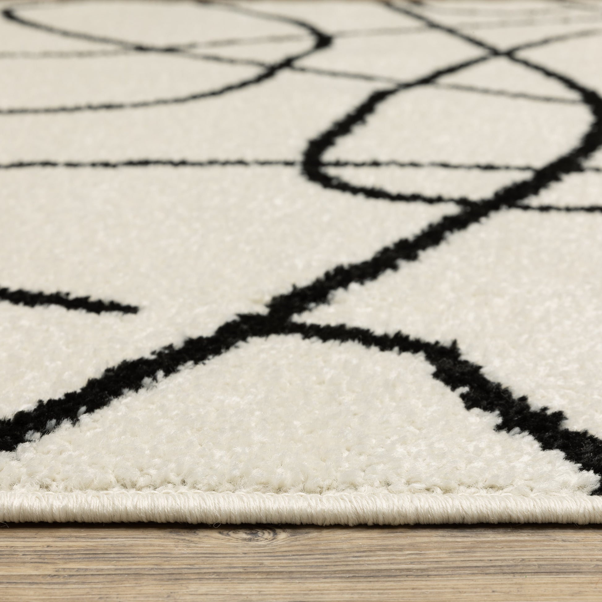 Oriental Weavers Quinn  Beige Black Modern