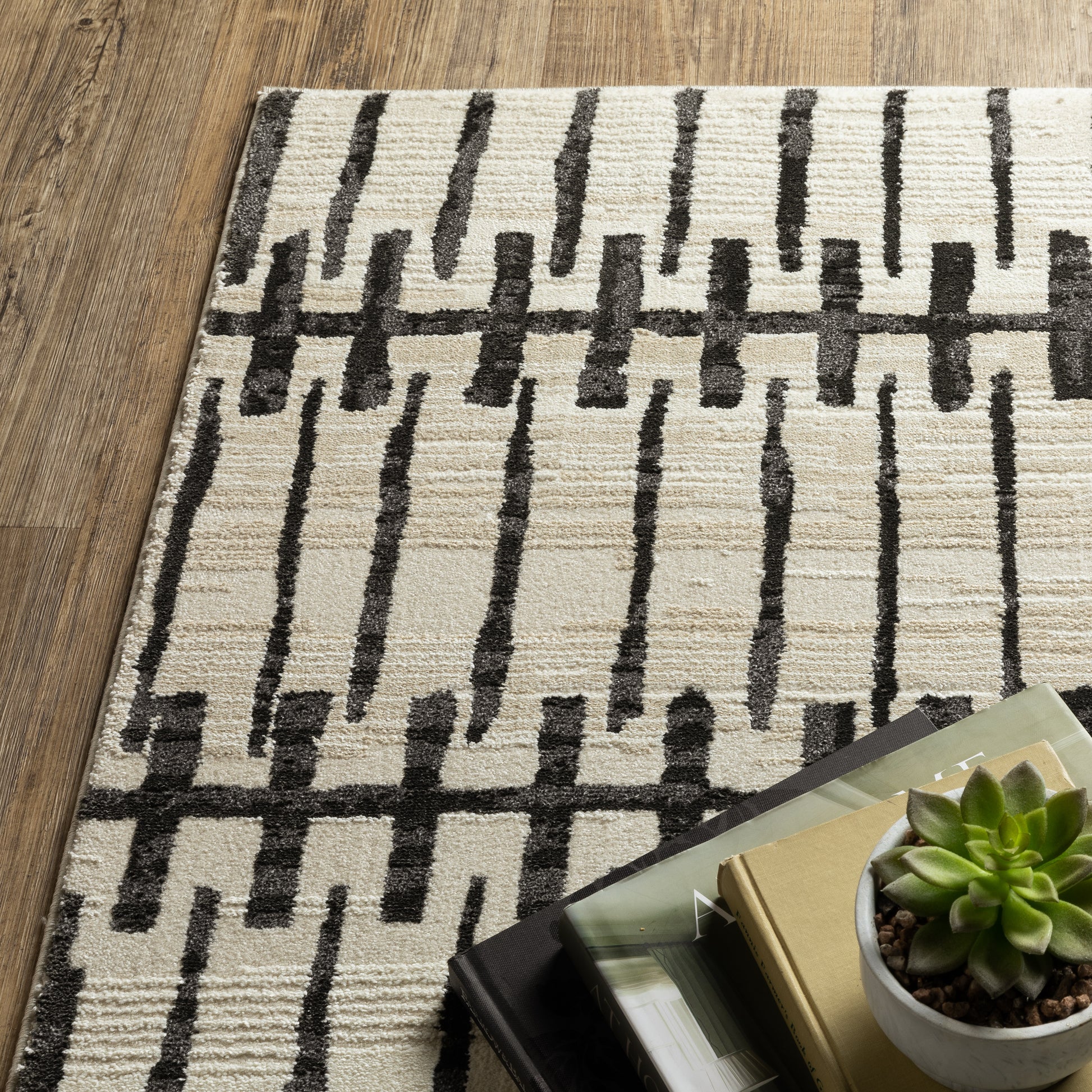 Oriental Weavers Raylan  Ivory Black Modern & Contemporary